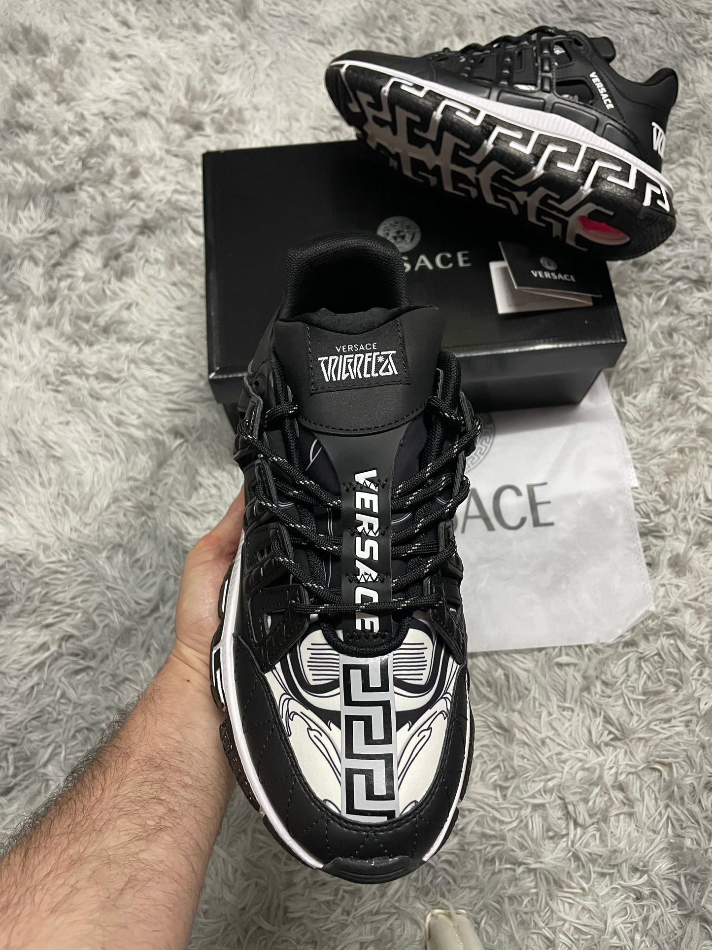 Versace chain negras detalles blancos