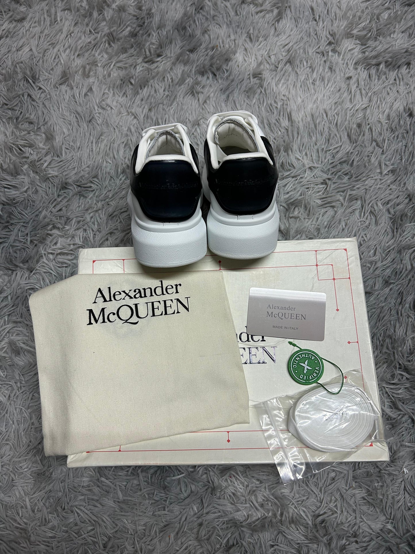 ALEXANDER MCQUEEN blancas y negras