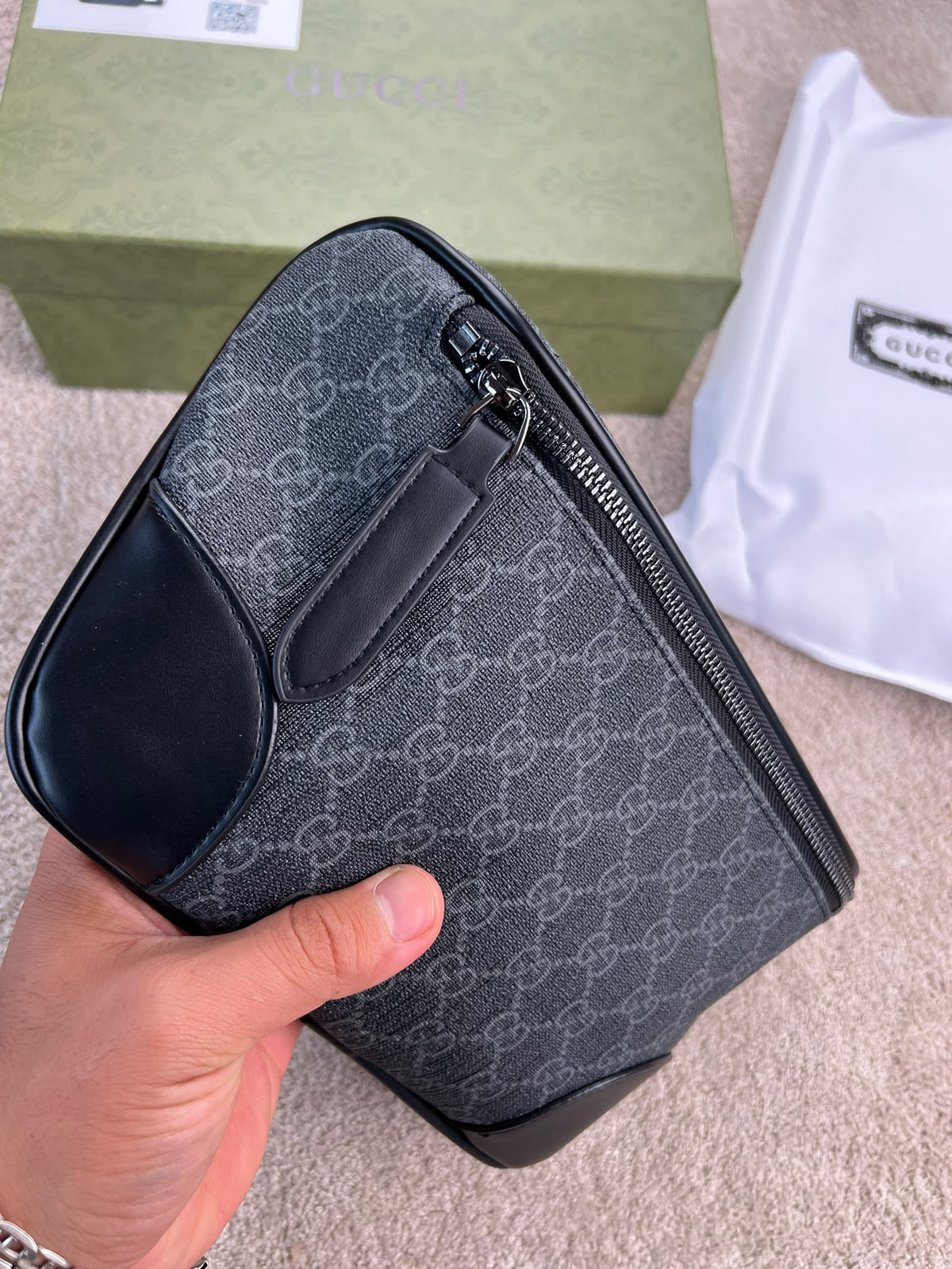 Bandolera Gucci negra logos