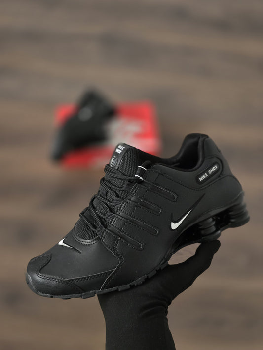 Nike shox nz negra logo blanco