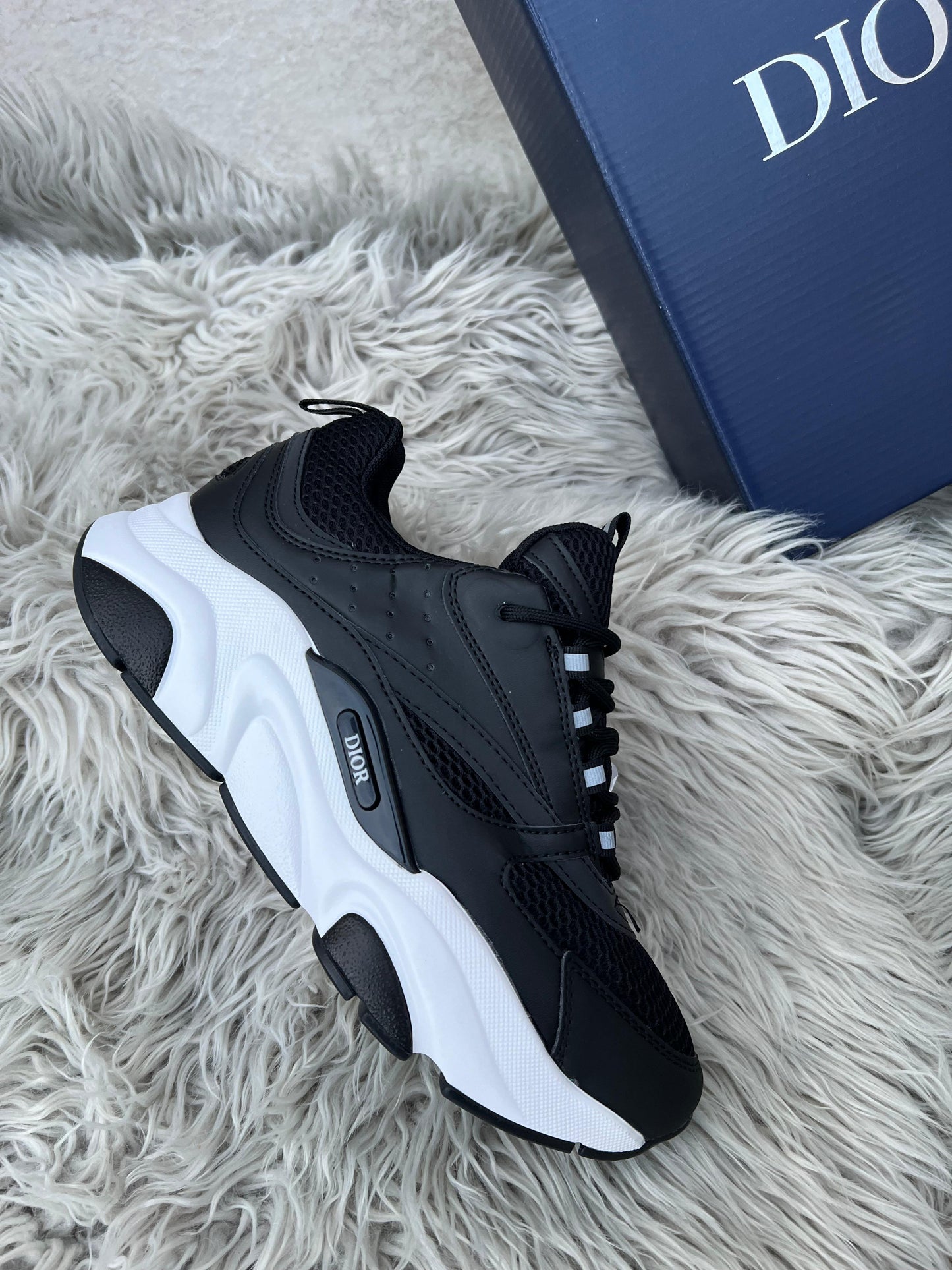 Dior b22 negras y blancas