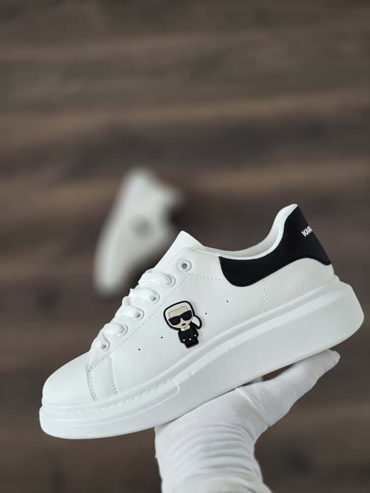 Karl lagerfield blanco y negro