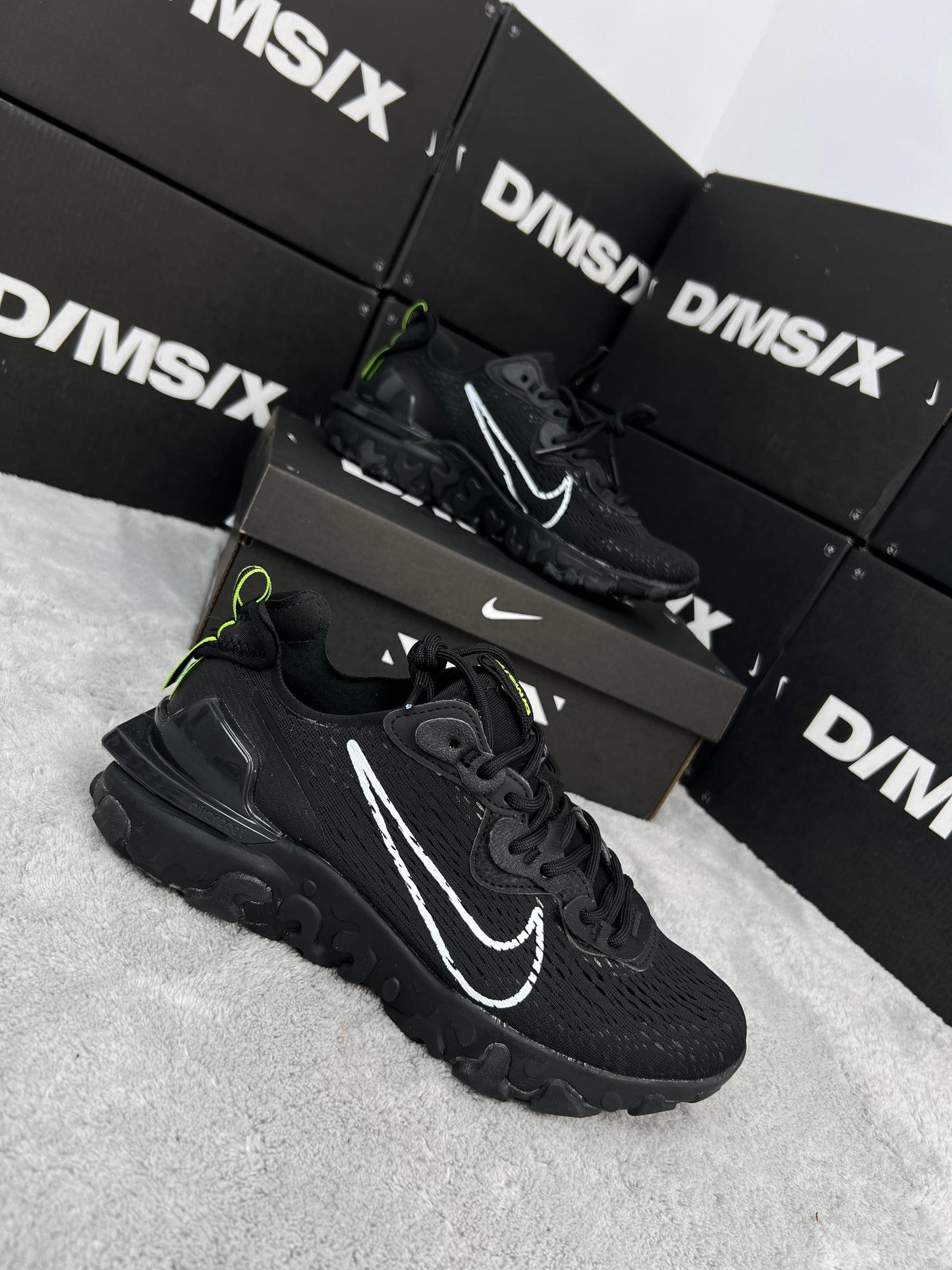 Nike react vision negras logo blanco