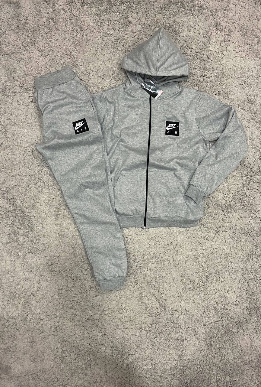 CHANDAL NIKE AIR MAX gris logo negro cremallera negra