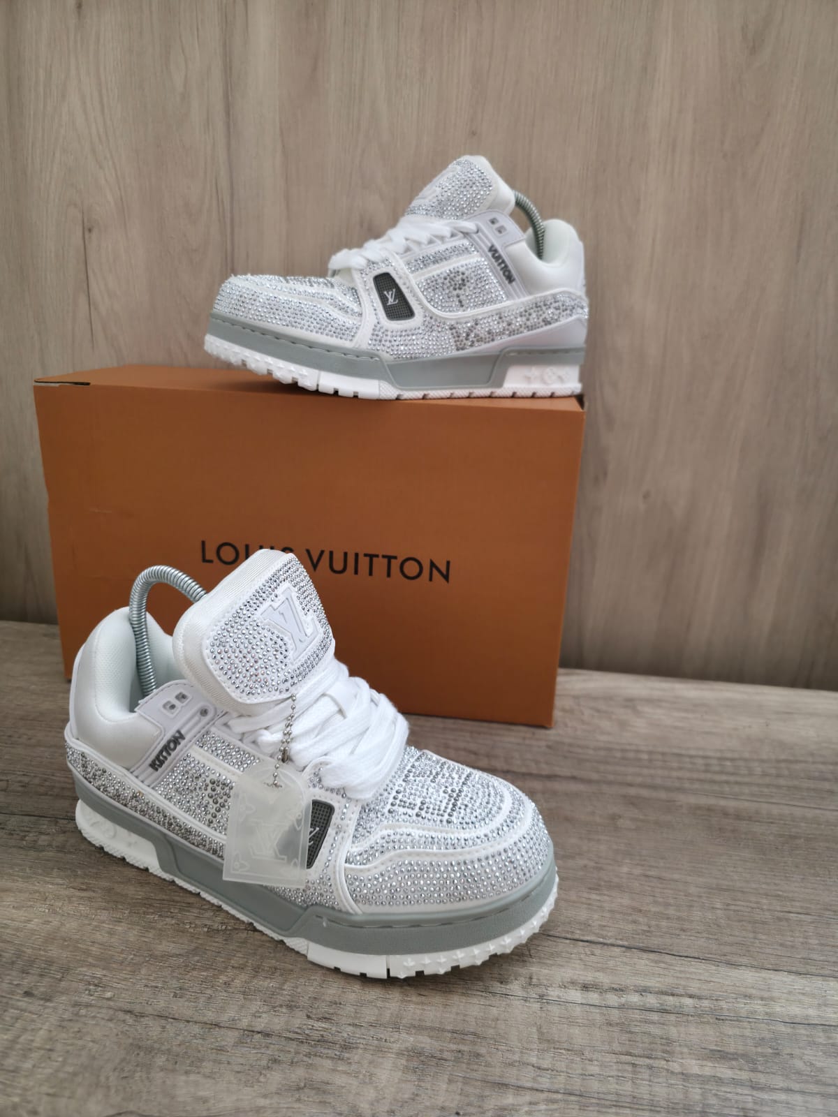 Lv skate blanca brillante