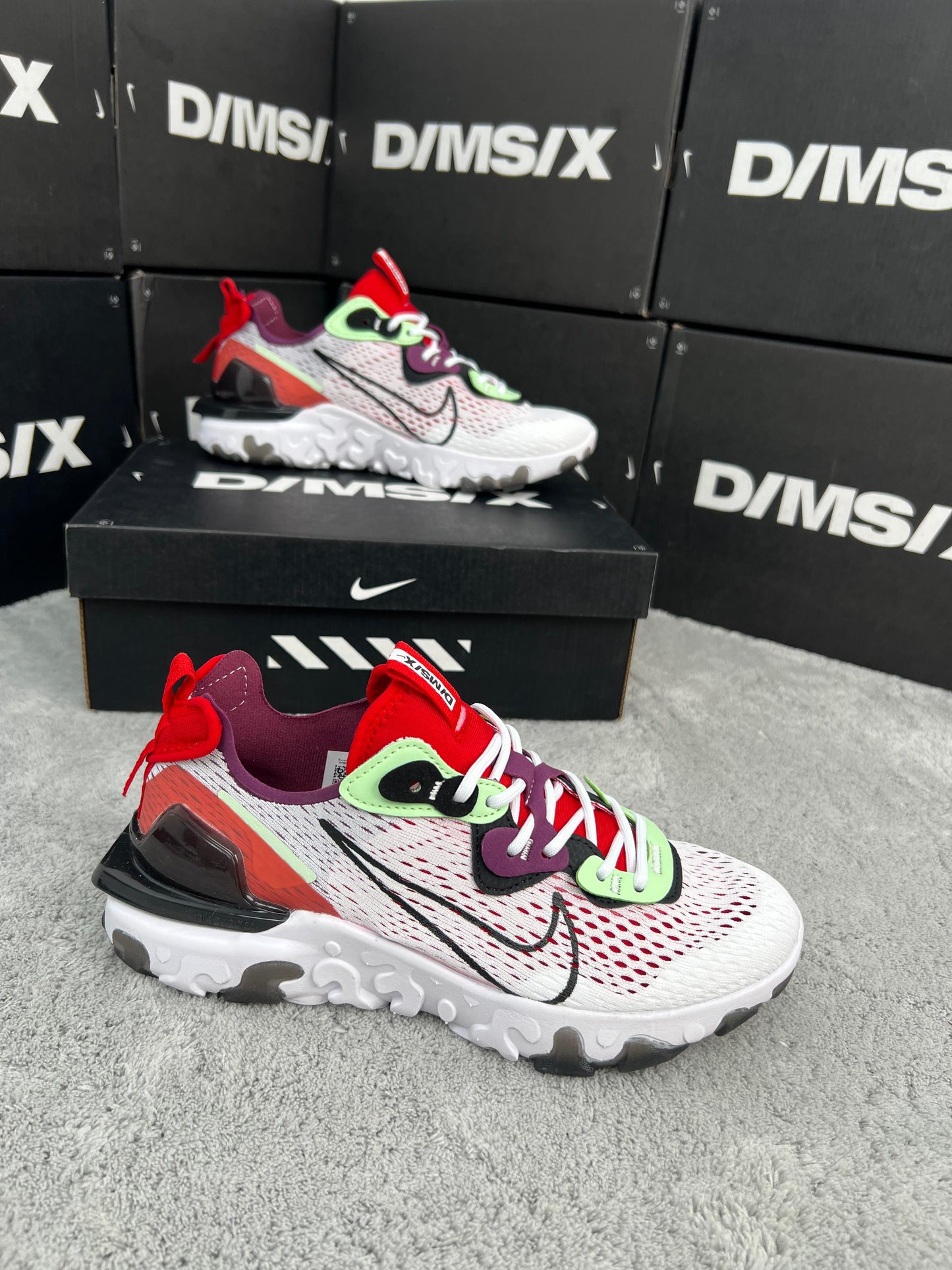 Nike react vision blancas detalles negros y verdes