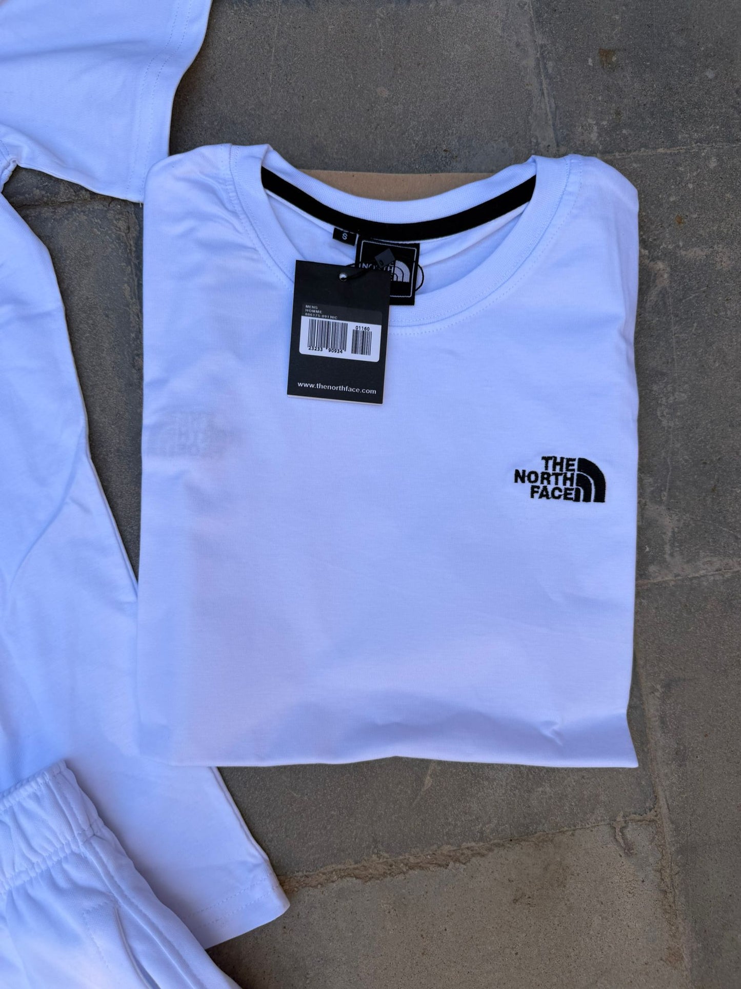 Conjunto corto north face blanco logo negro