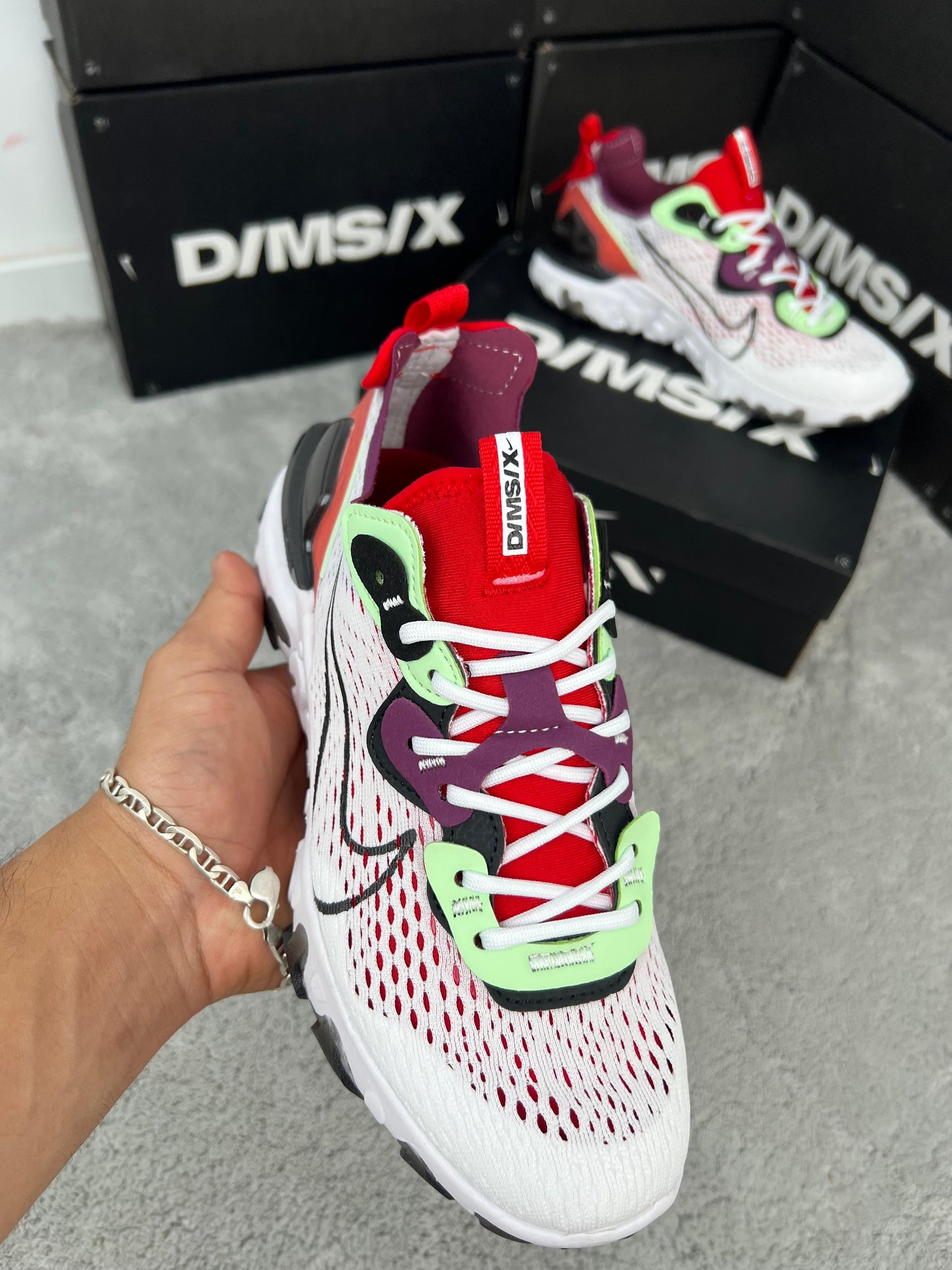 Nike react vision blancas detalles negros y verdes