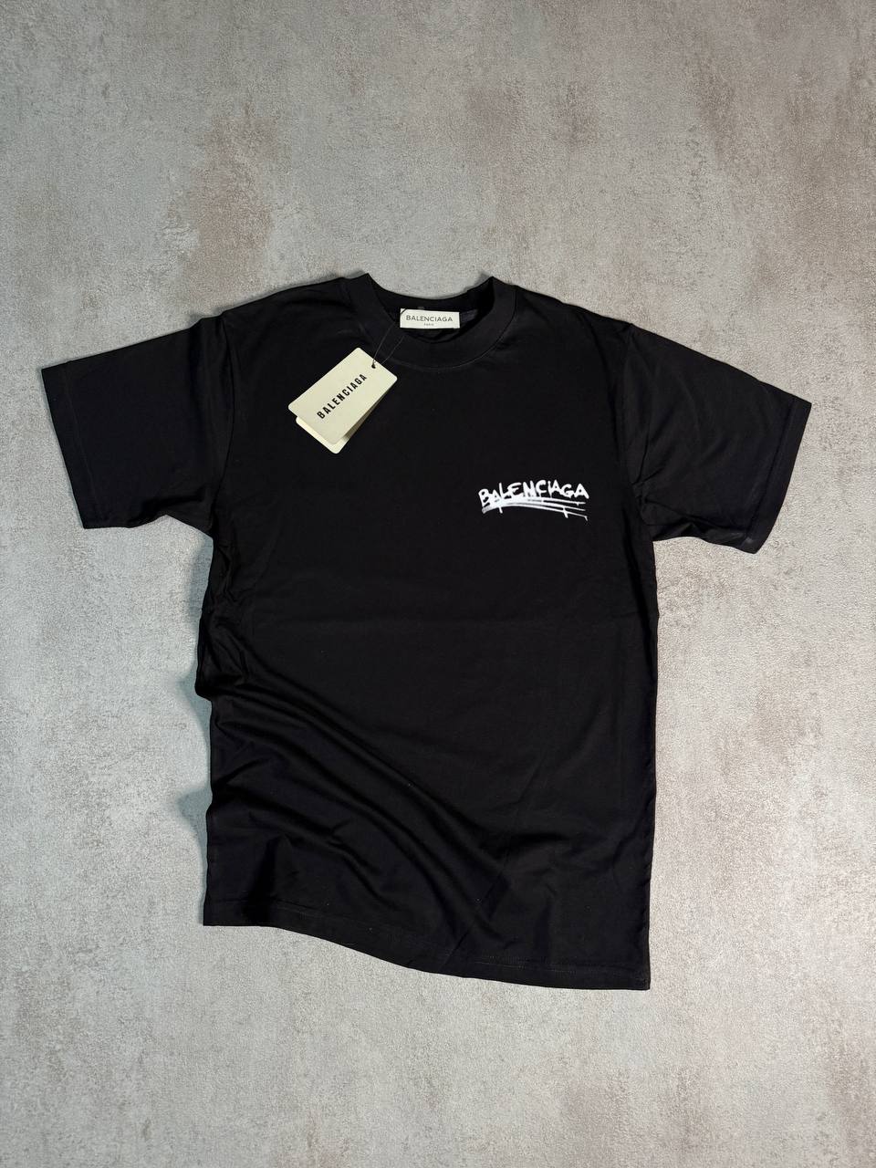 Camiseta Balenciaga negro logo blanco pequeño lateral