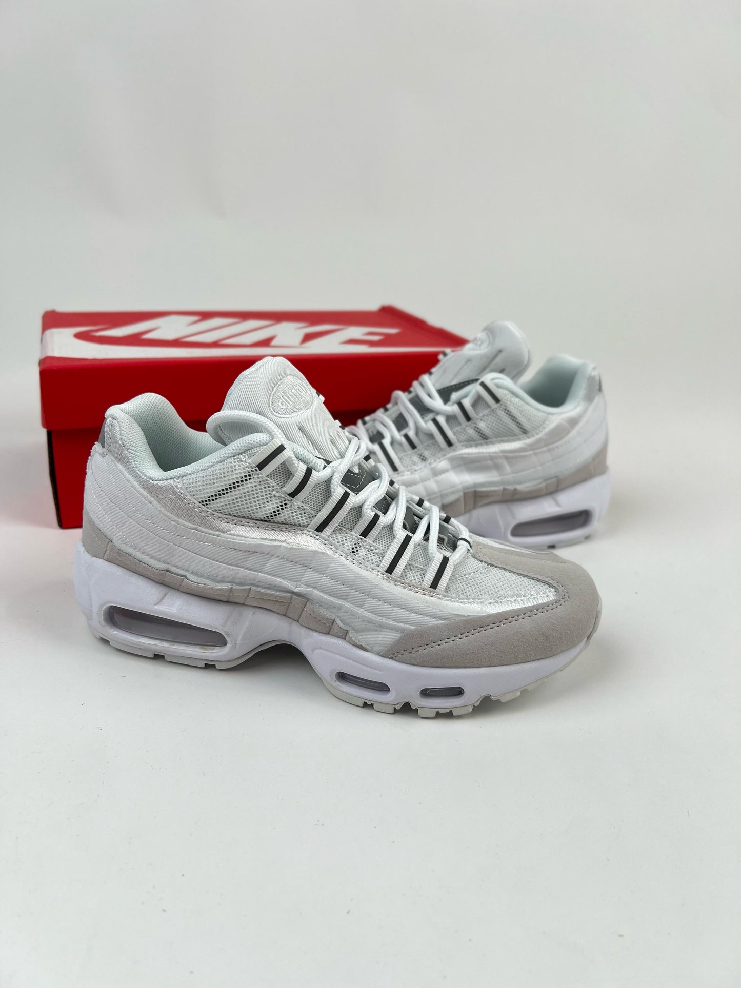 Air max 95 blancas detalles grises