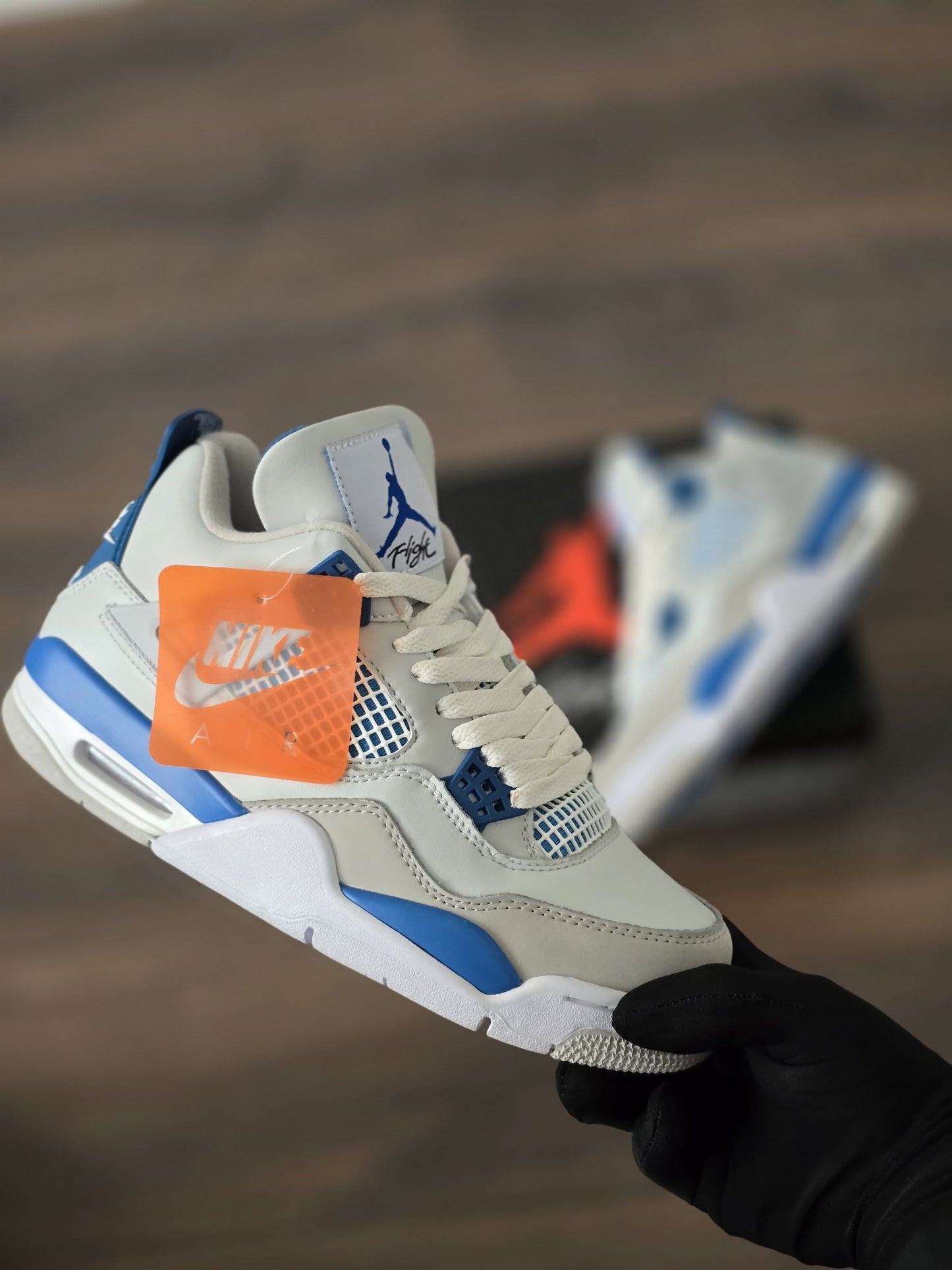 Jordan 4 blanca azul