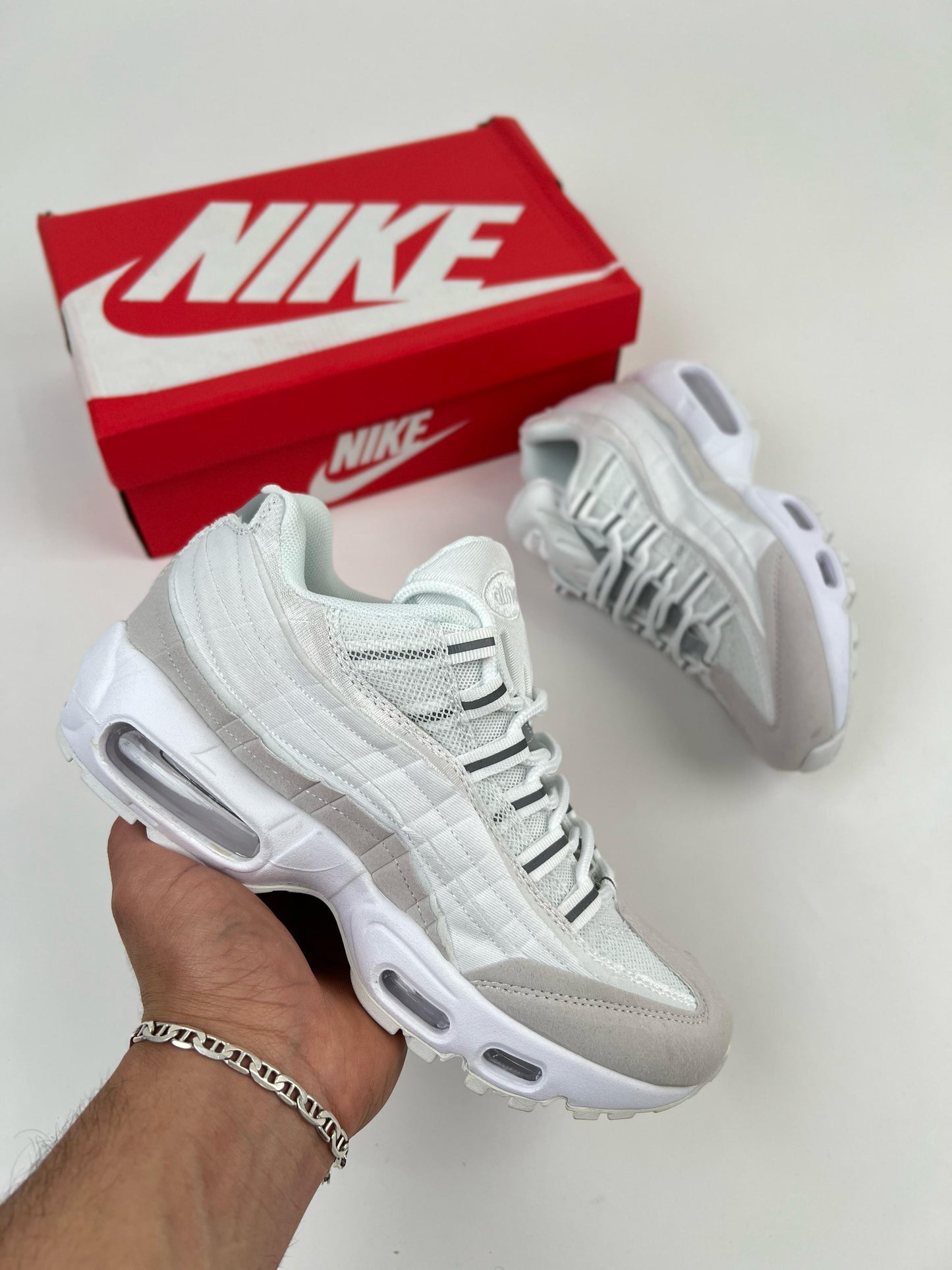 Air max 95 blancas detalles grises