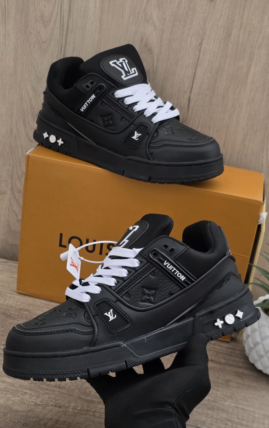 Lv trainer negra