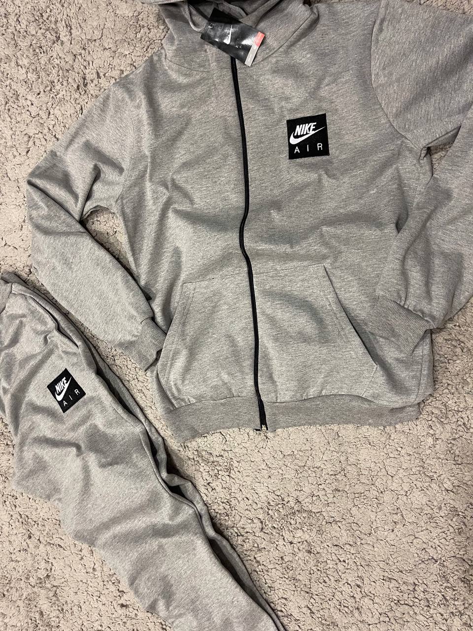 CHANDAL NIKE AIR MAX gris logo negro cremallera negra