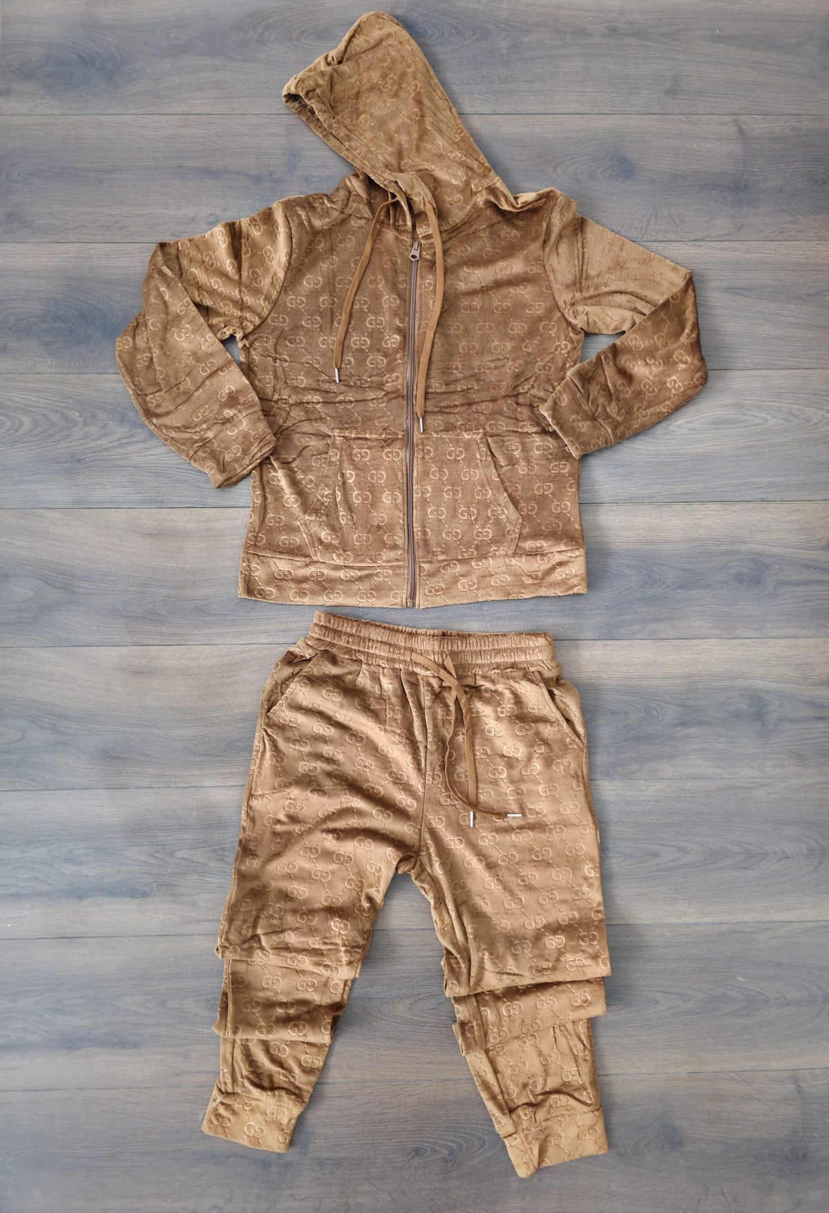 Chandal gucci marron terciopelo