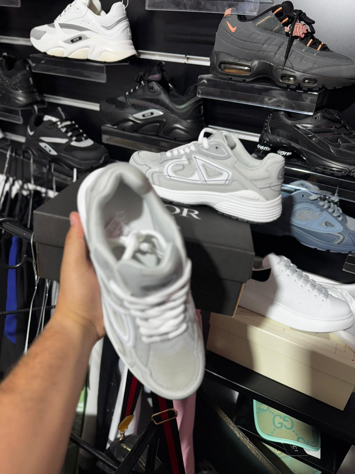 Dior b30 grises logo blanco contorno negro