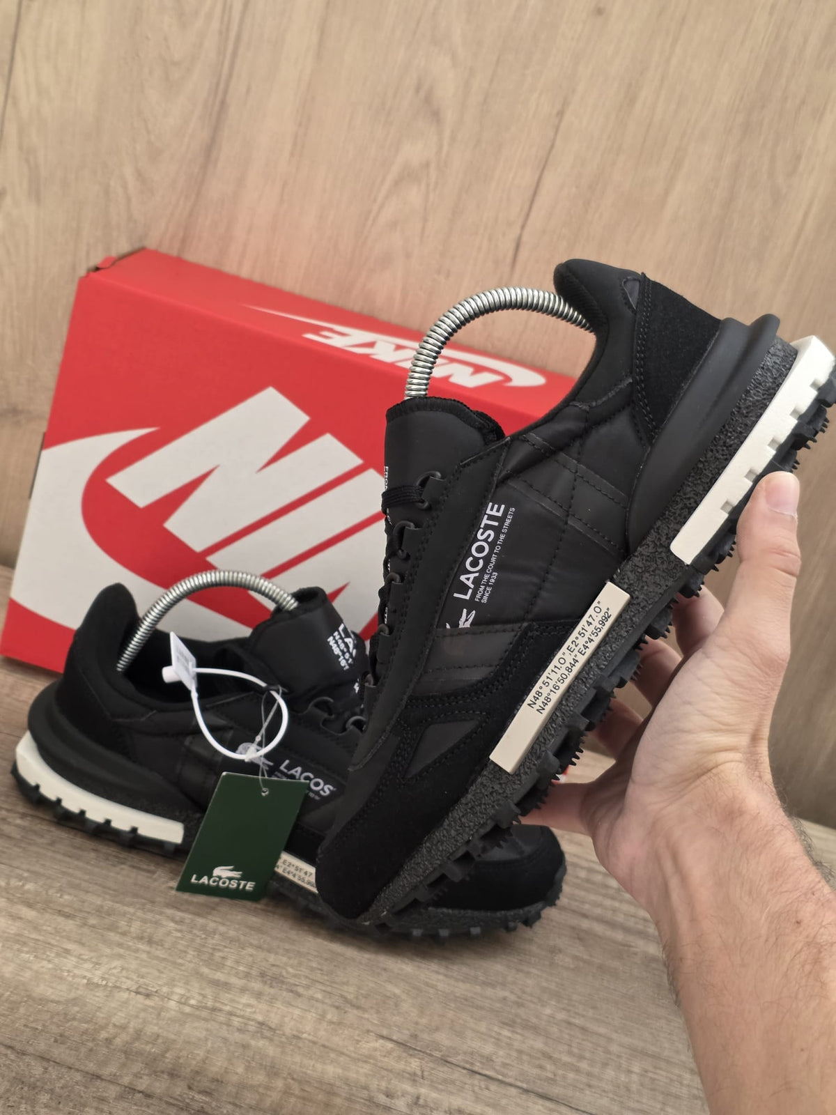 Lacoste negra suela blanca