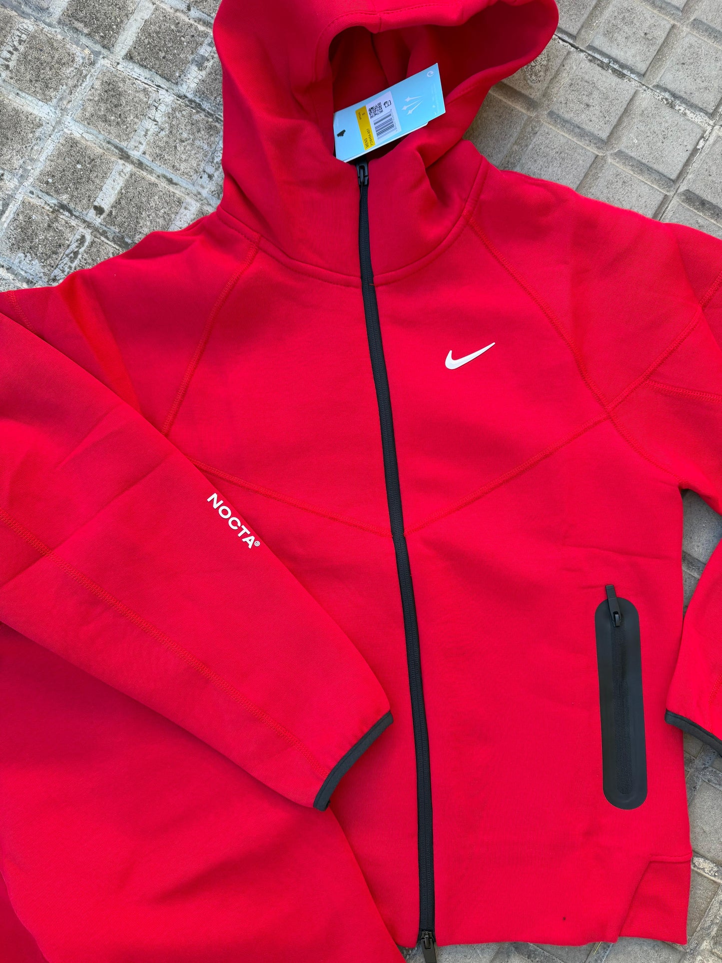 Nike tech rojo logo blanco x NOCTA