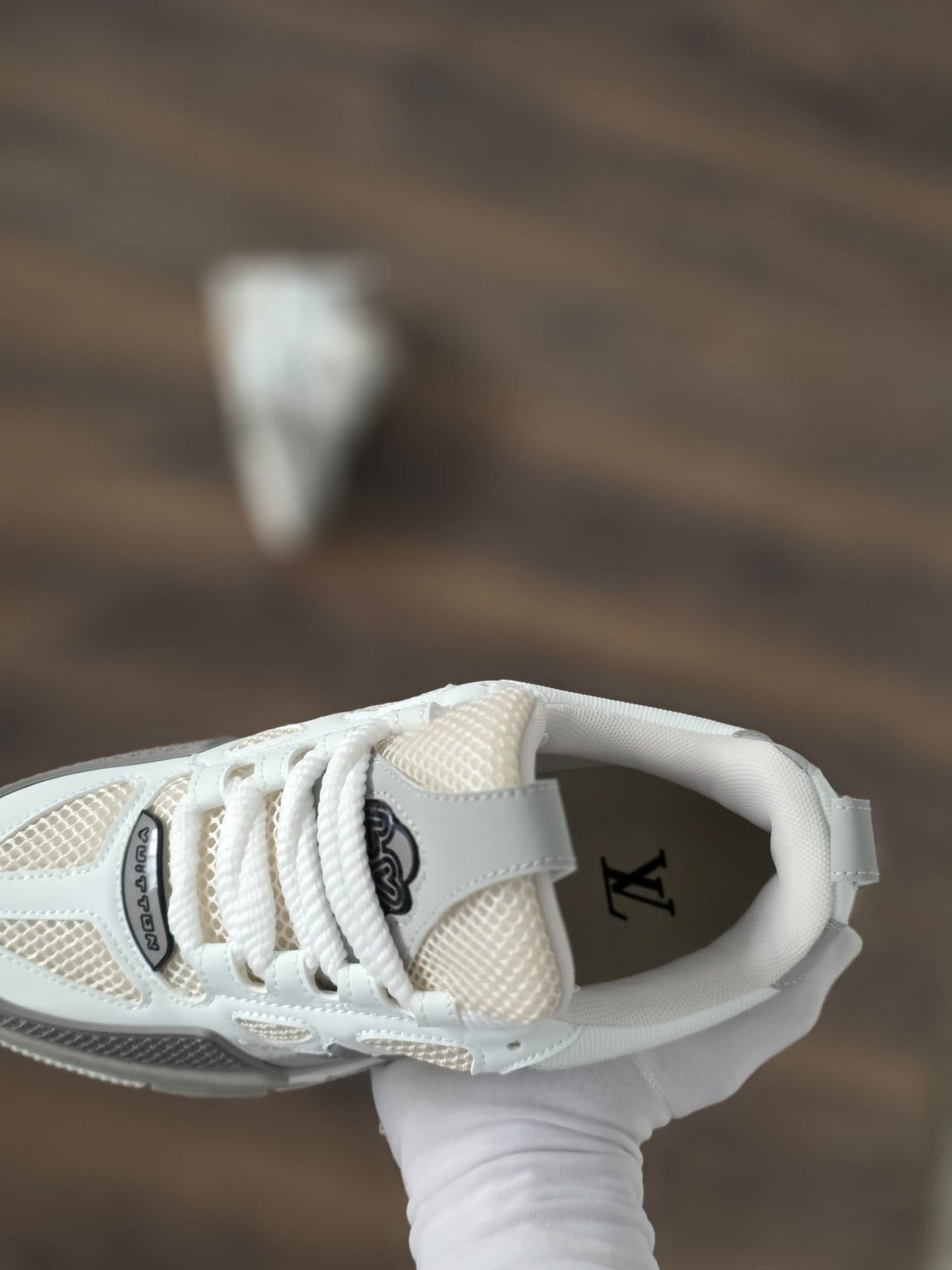 Lv skate blanca gris