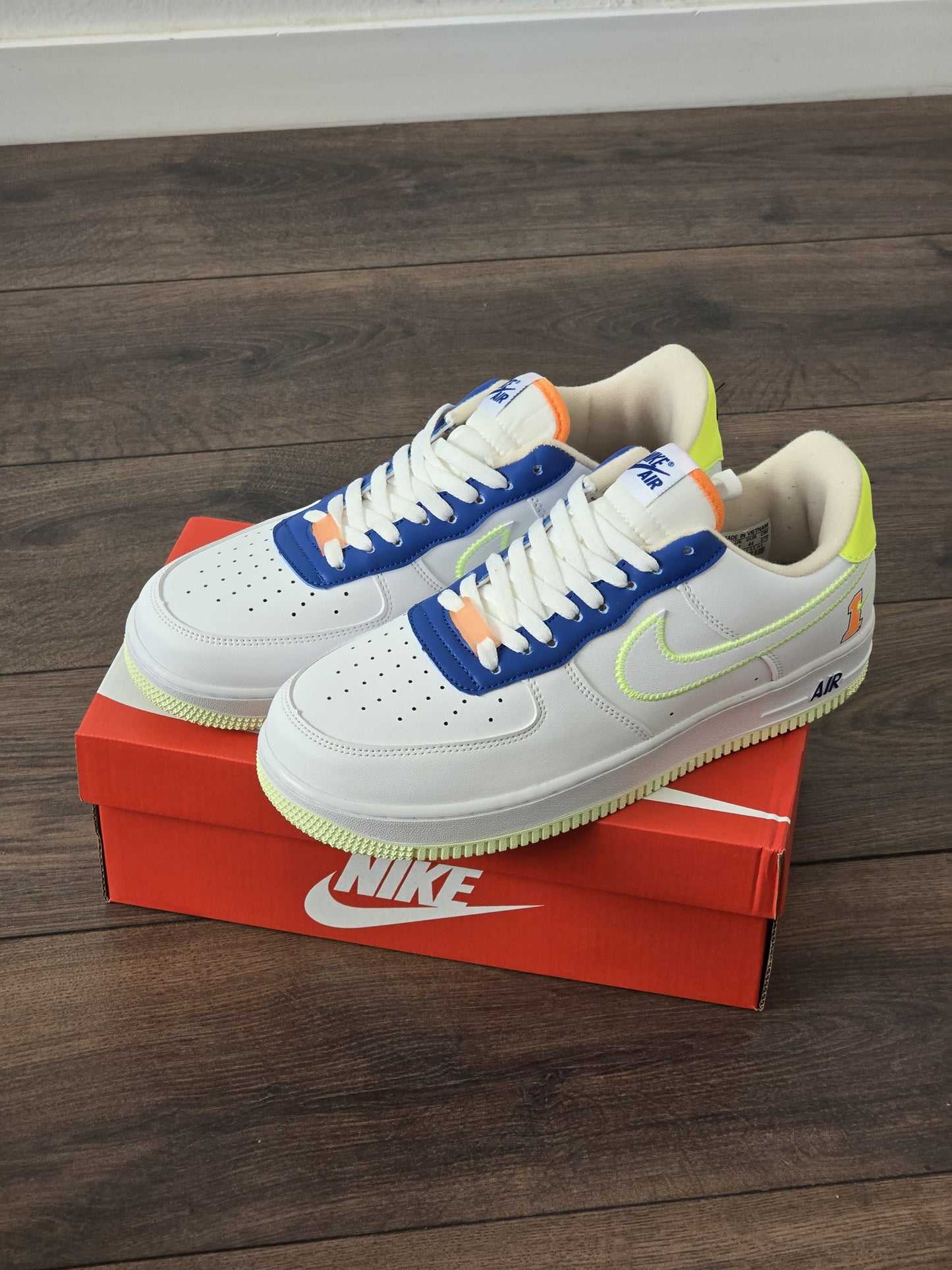 Force blanca suela verde