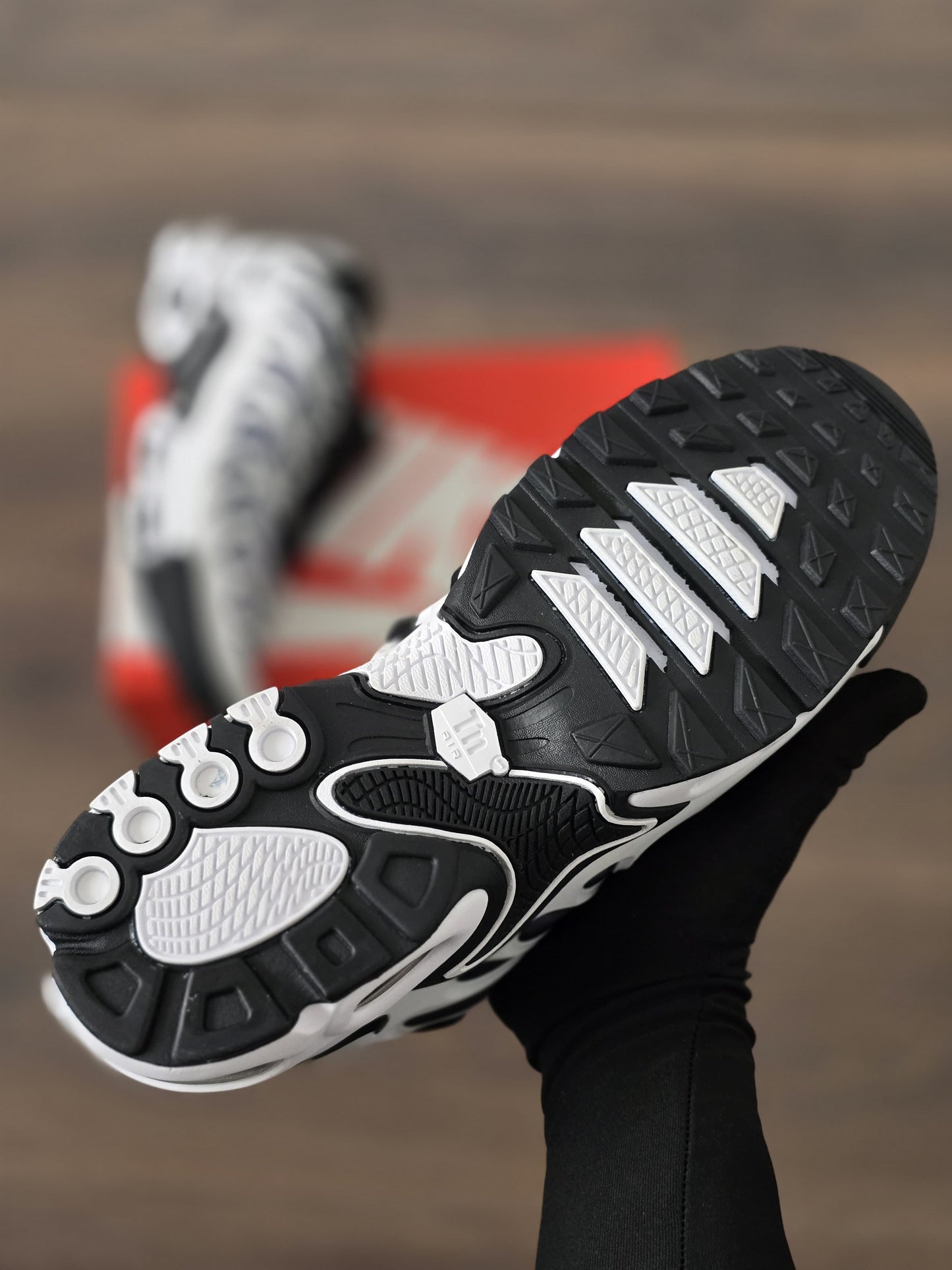 Air max plus drift blanca negra
