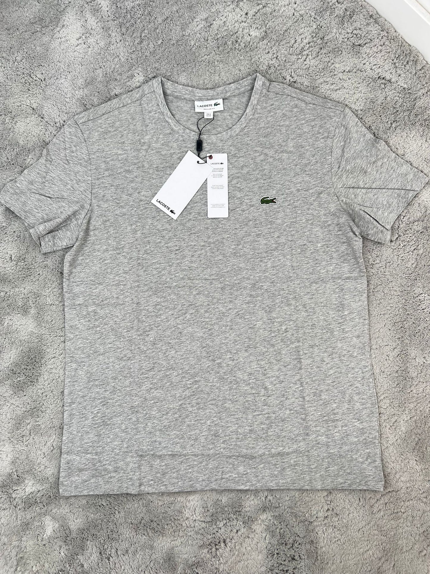 CAMISETA LACOSTE GRIS LOGO VERDE