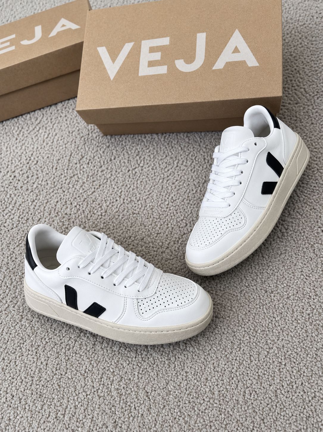 Veja blancas logo negro