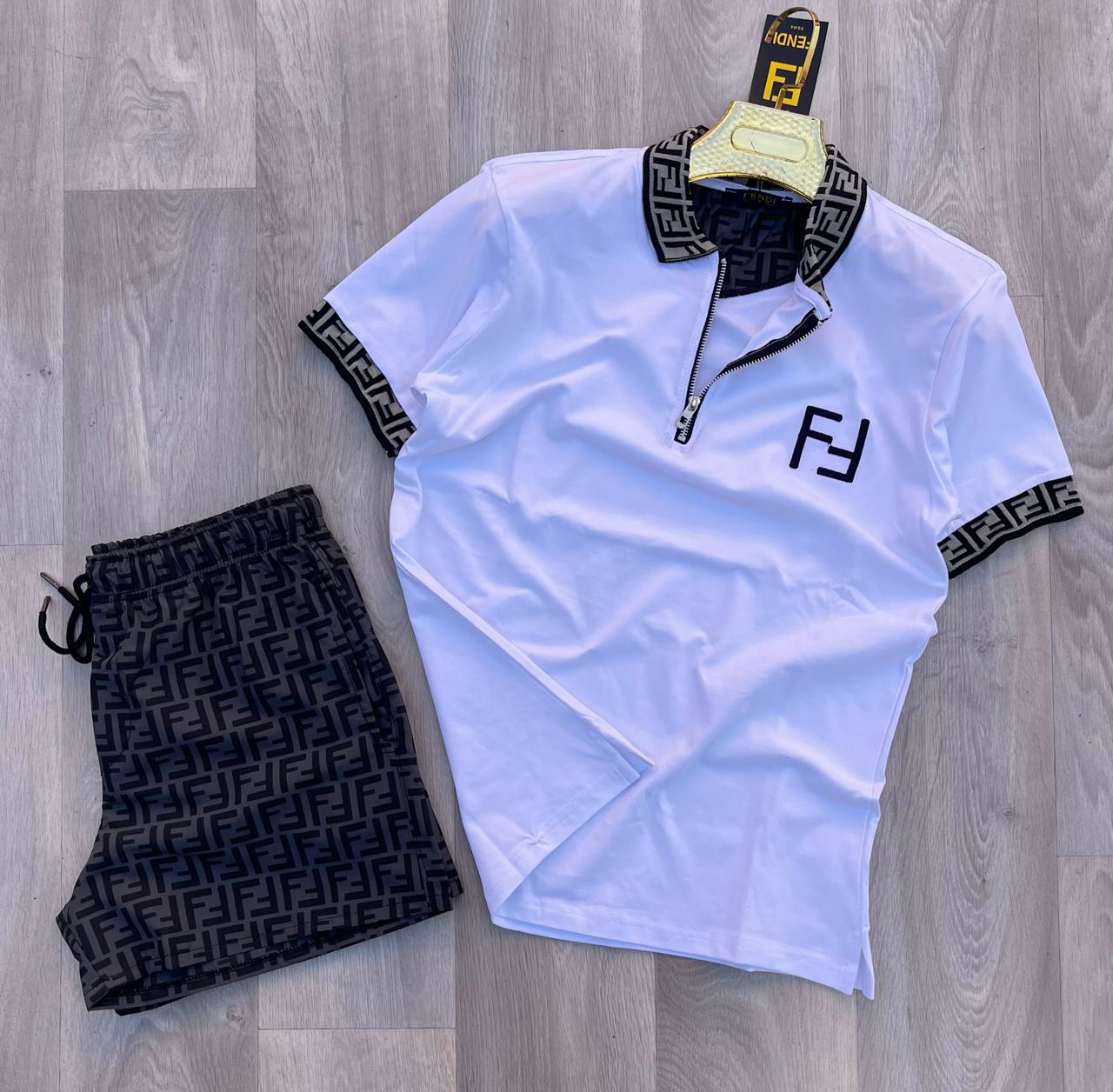 Conjunto fendi blanco logo negro