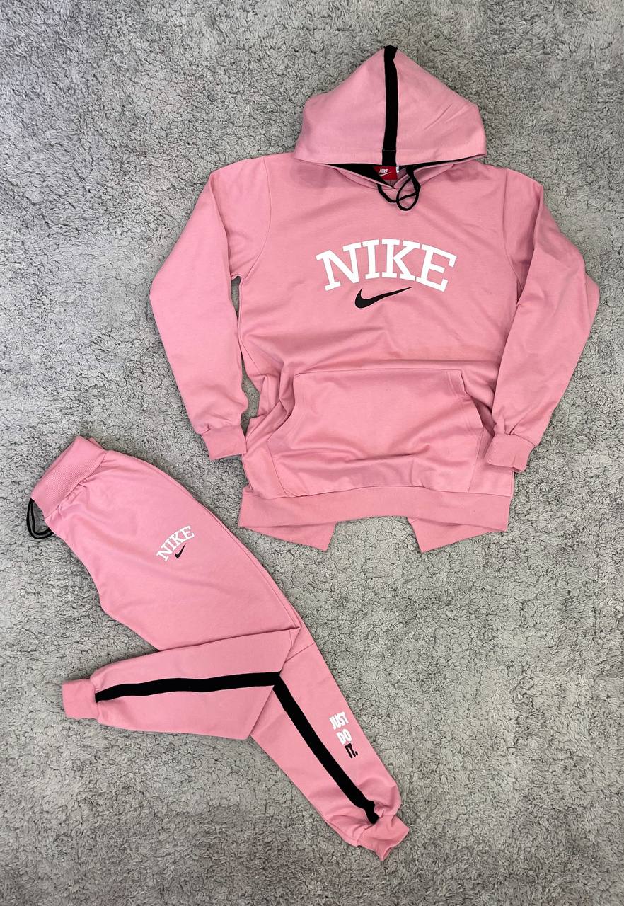 CHANDAL NIKE ROSA LOGO NEGRO Y BLANCO