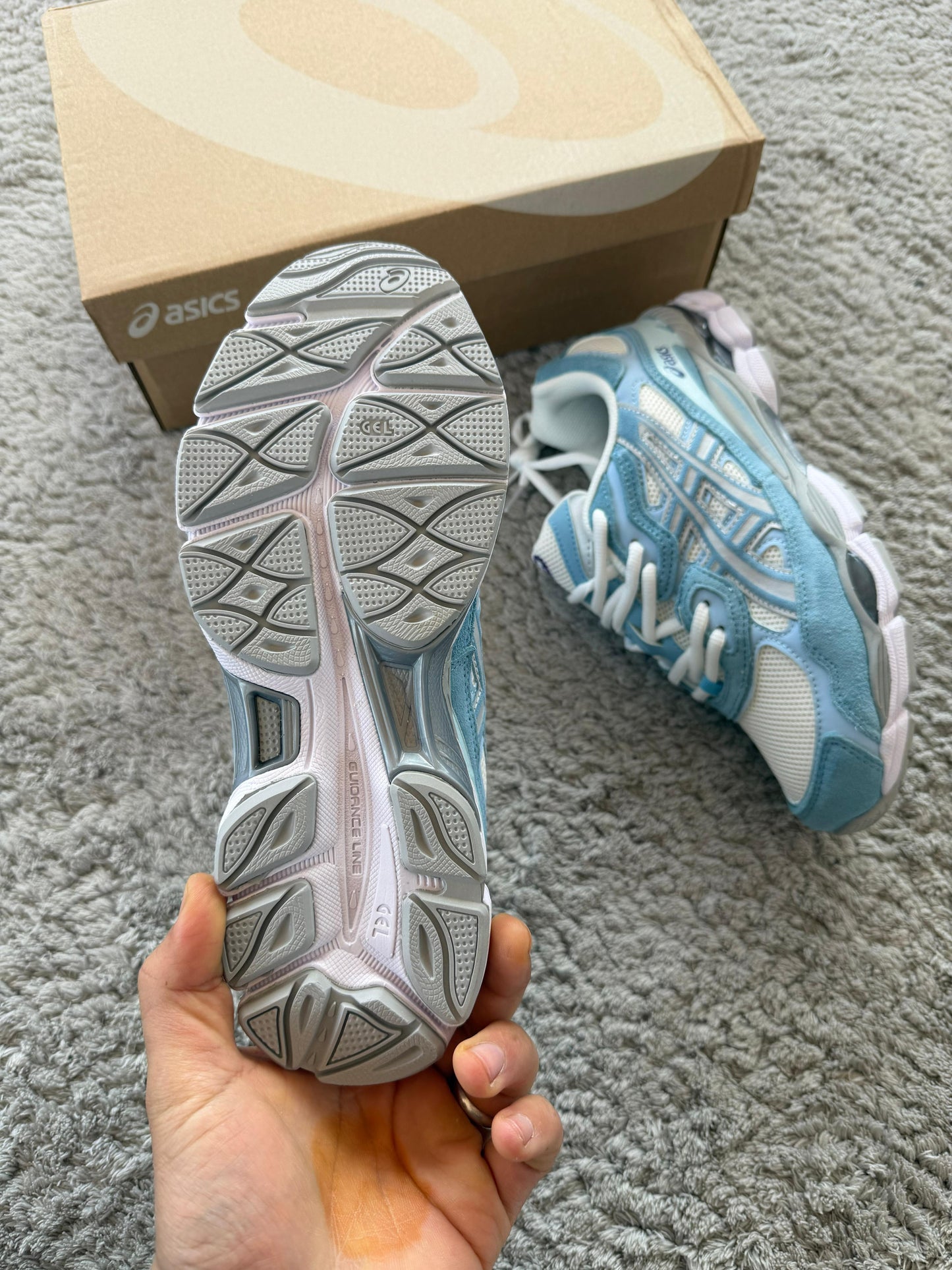 ASICS GEL-NYC azules y blancas