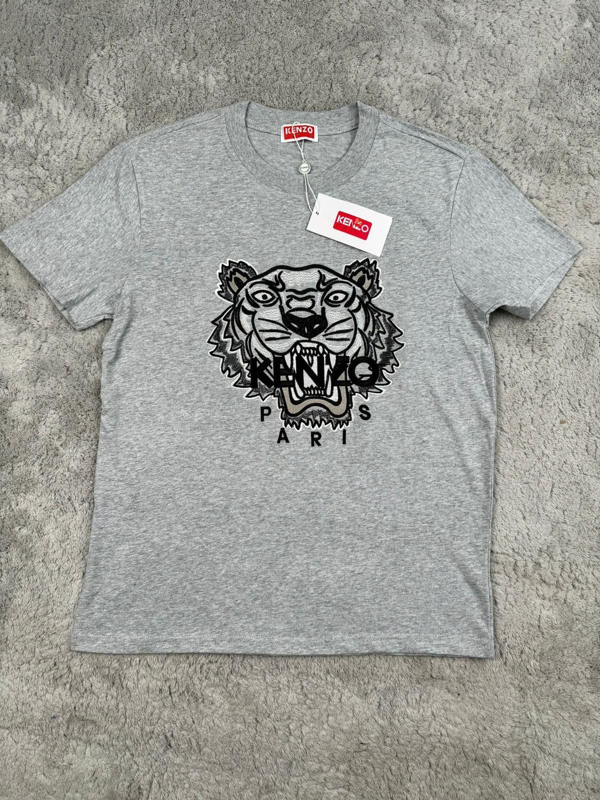 CAMISETA KENZO GRIS LOGO NEGRO