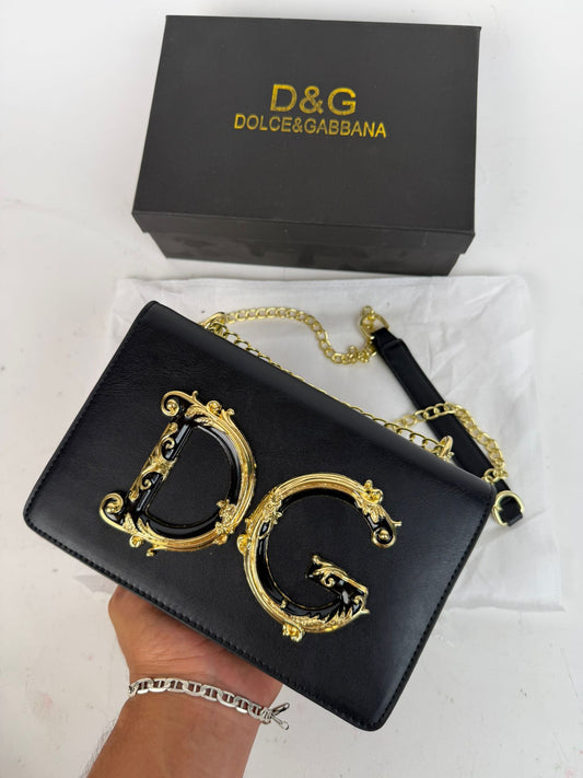 Bolso D&G negro logo dorado detalles negros