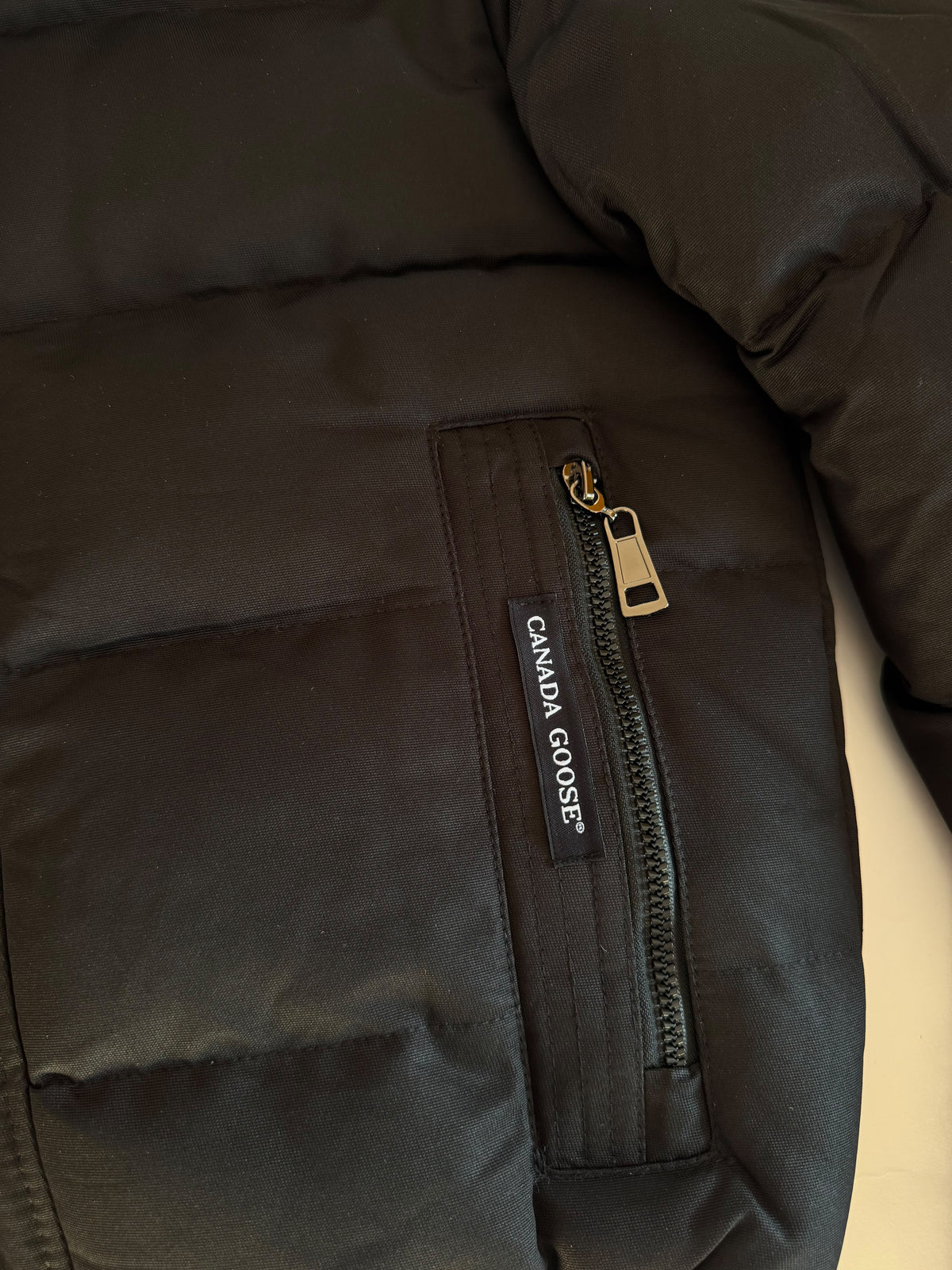CHAQUETA Canada Goose con pelo negra