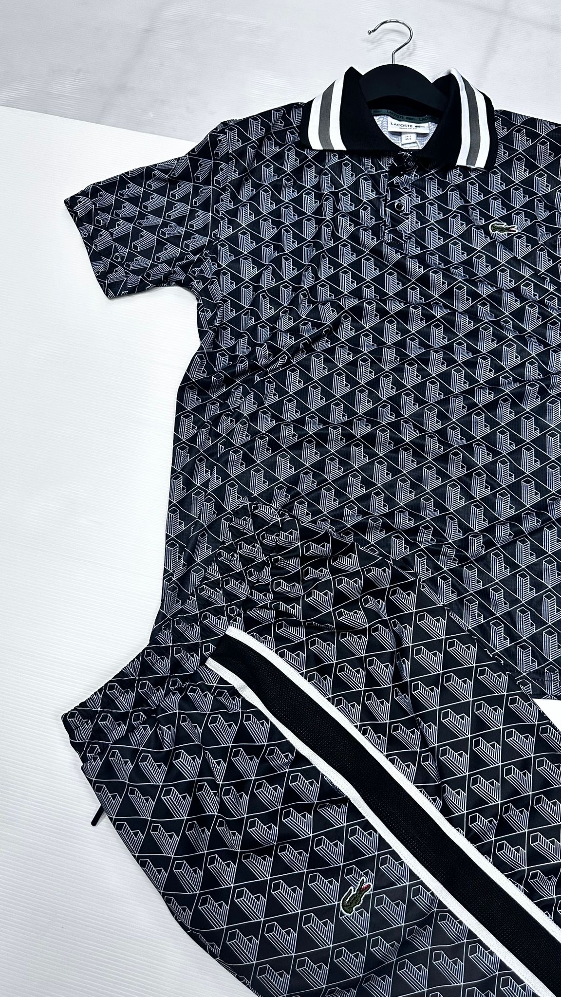 Conjunto lacoste negro y blanco logo verde
