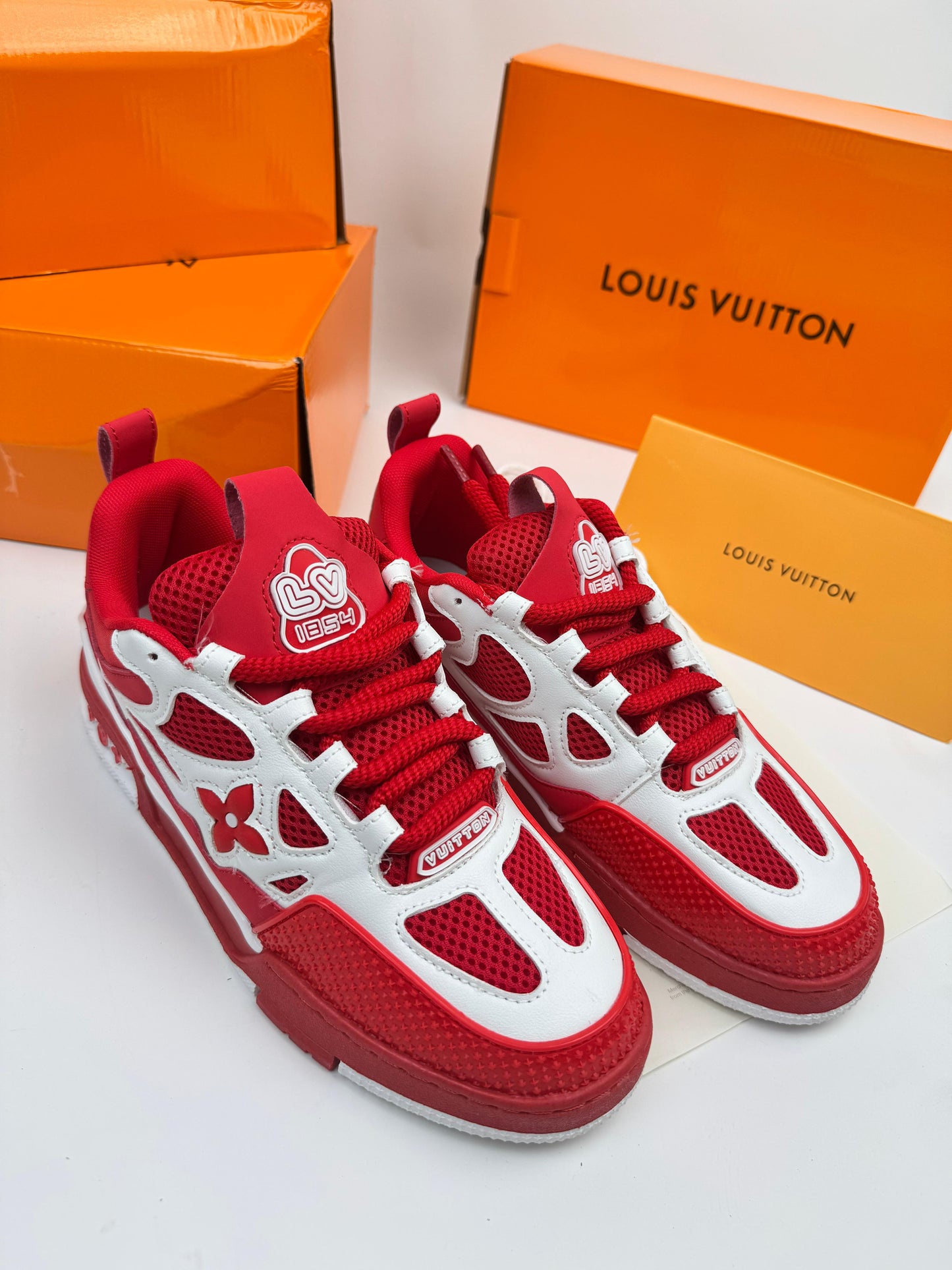 Louis vuitton SKATE 2025 blancas y rojas