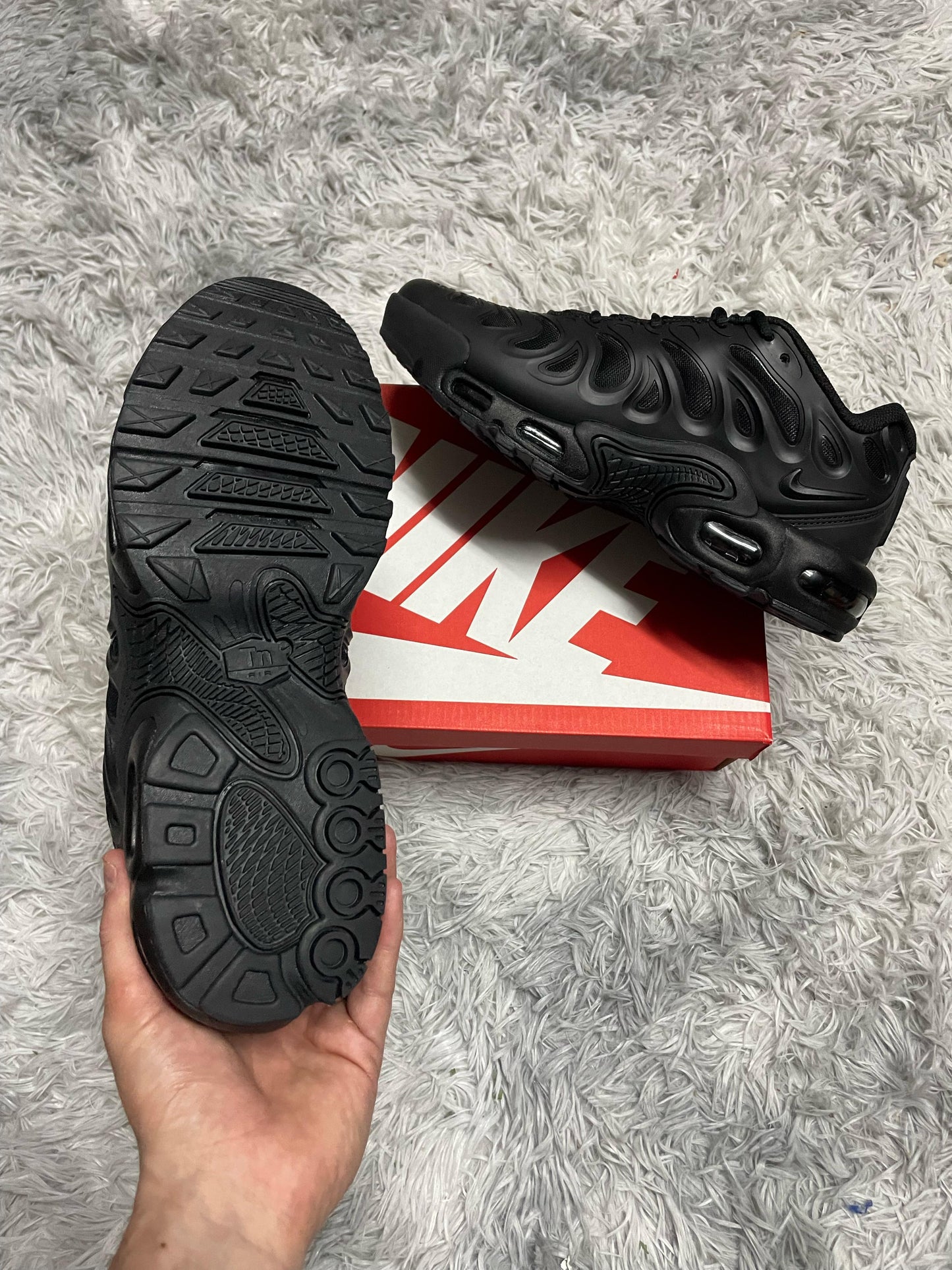 NIKE TN PLUS DRIFT NEGRAS