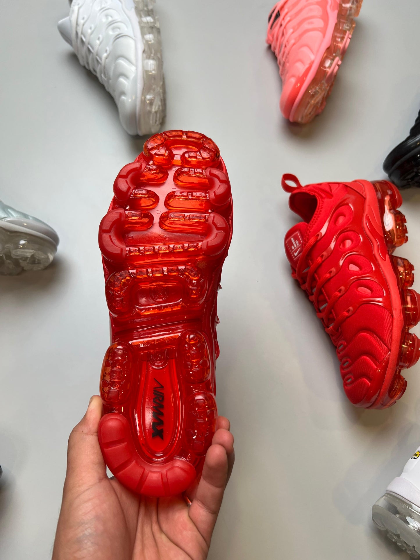 Vapormax rojas