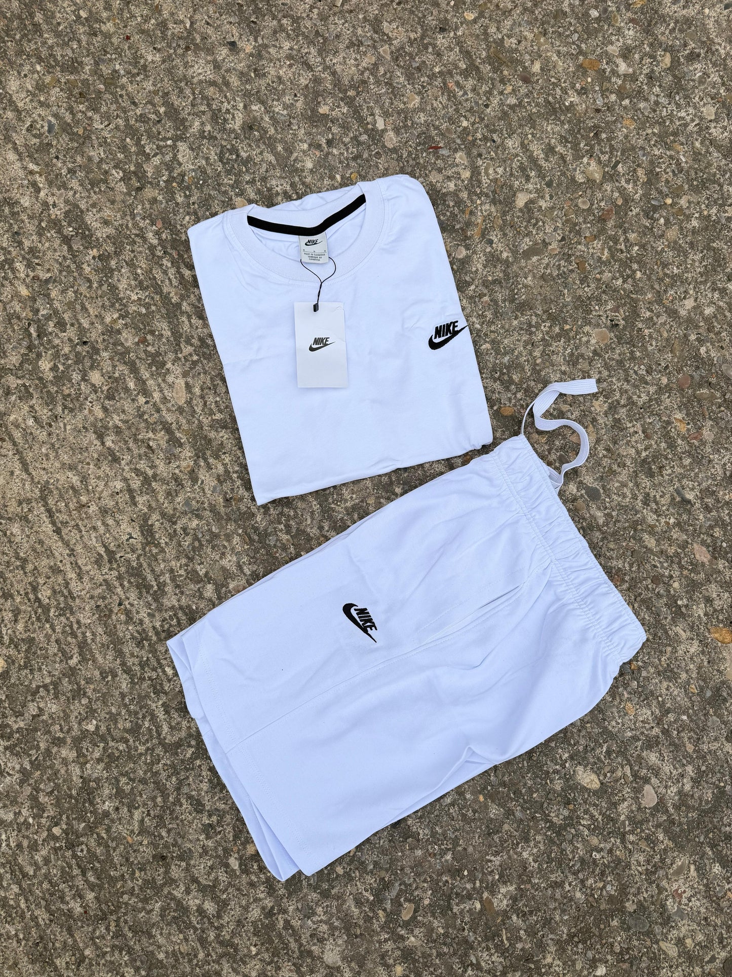 Conjunto corto nike blanco logo negro