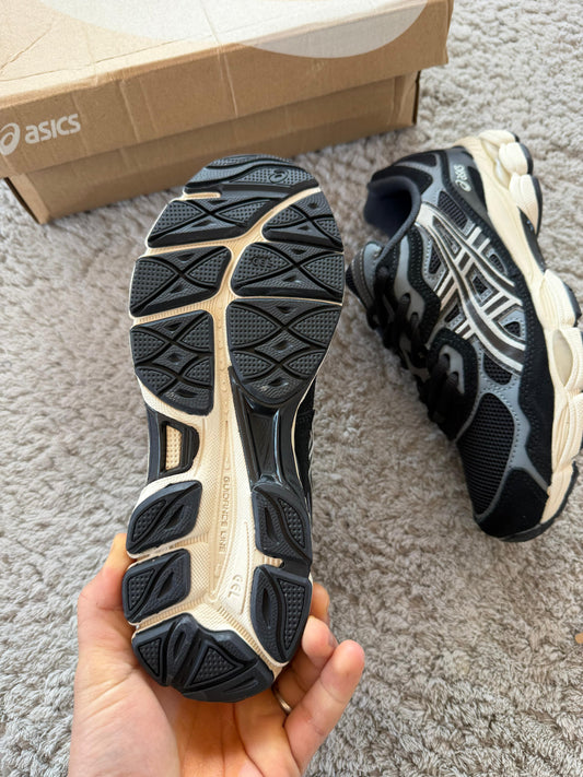 ASICS GEL-NYC negras detalles grises