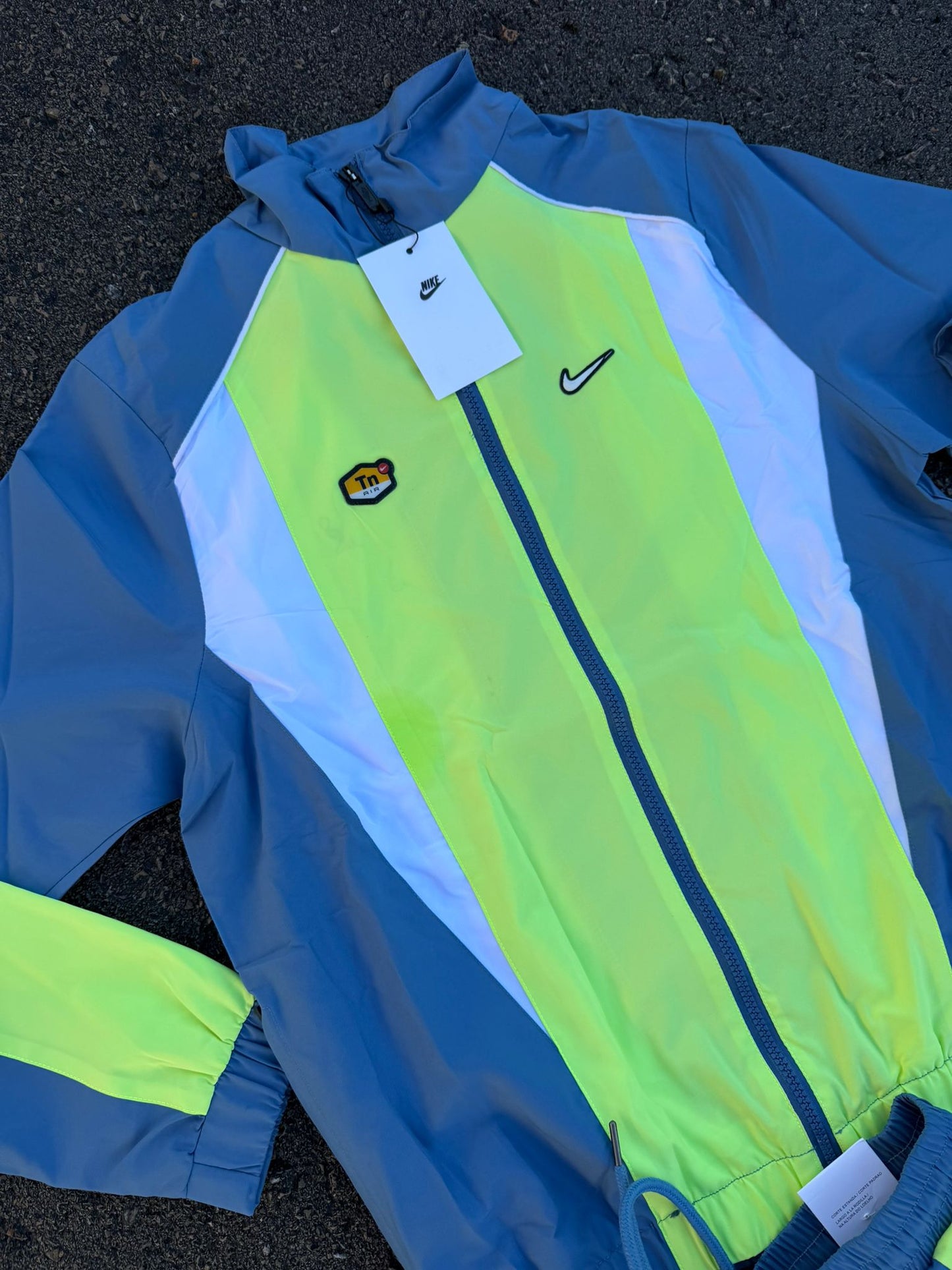 Chandal nike azul y lima logo blanco contorno negro