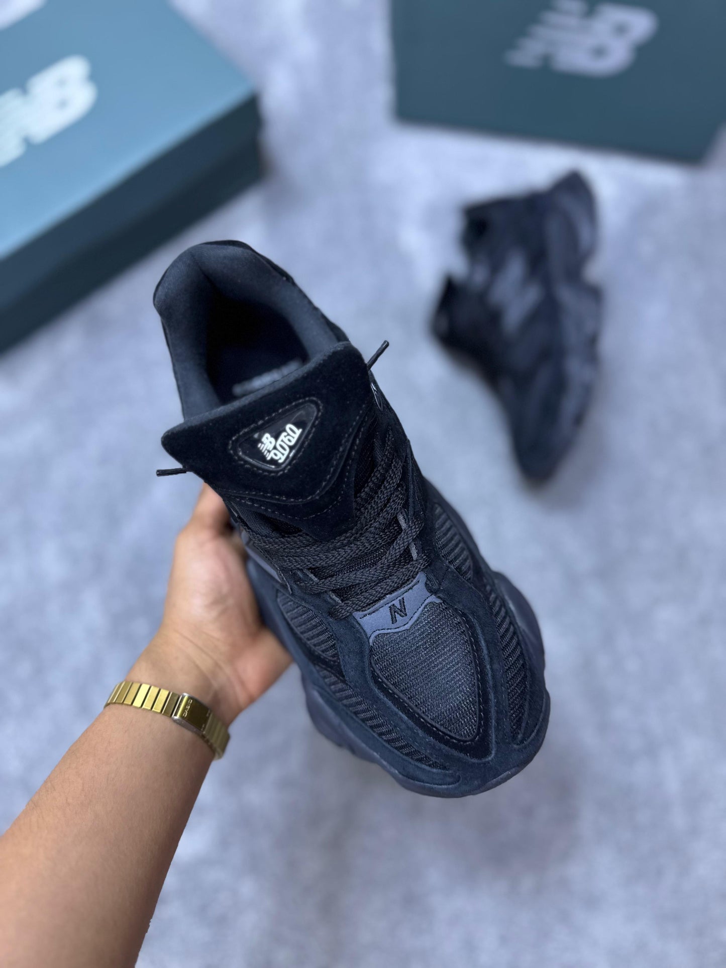 New balance 9060 negras logo gris