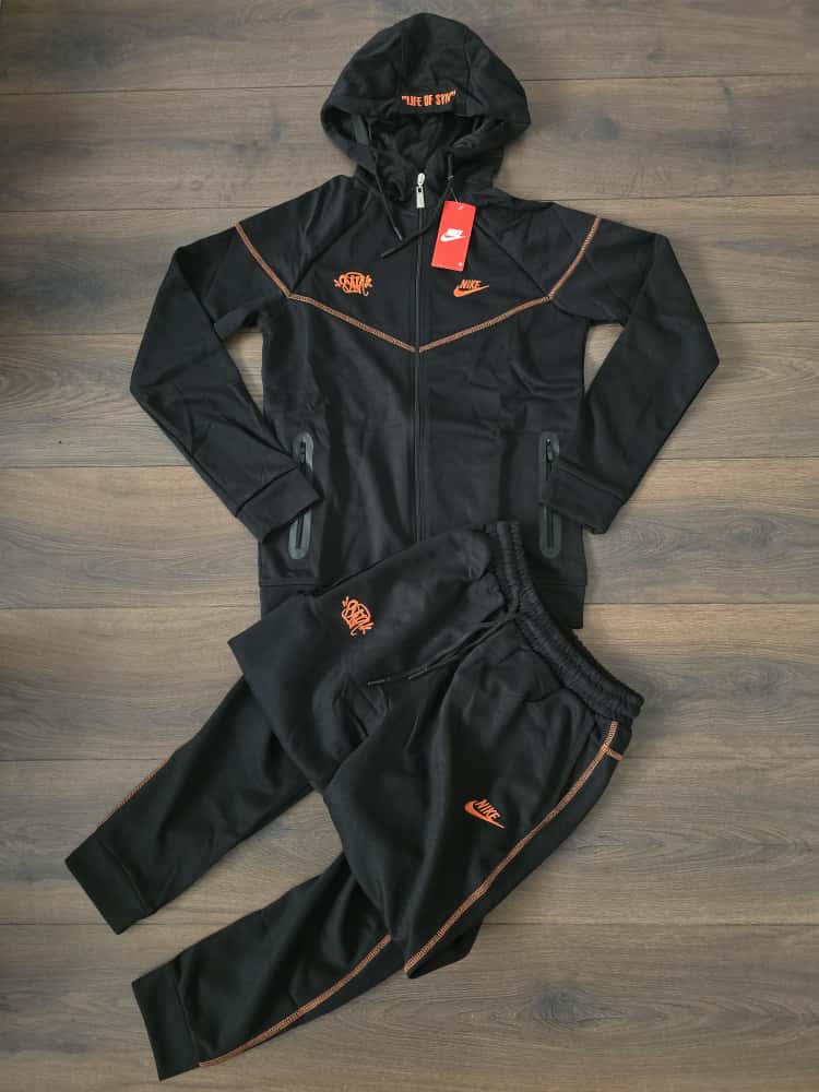 Chandal central cee negro