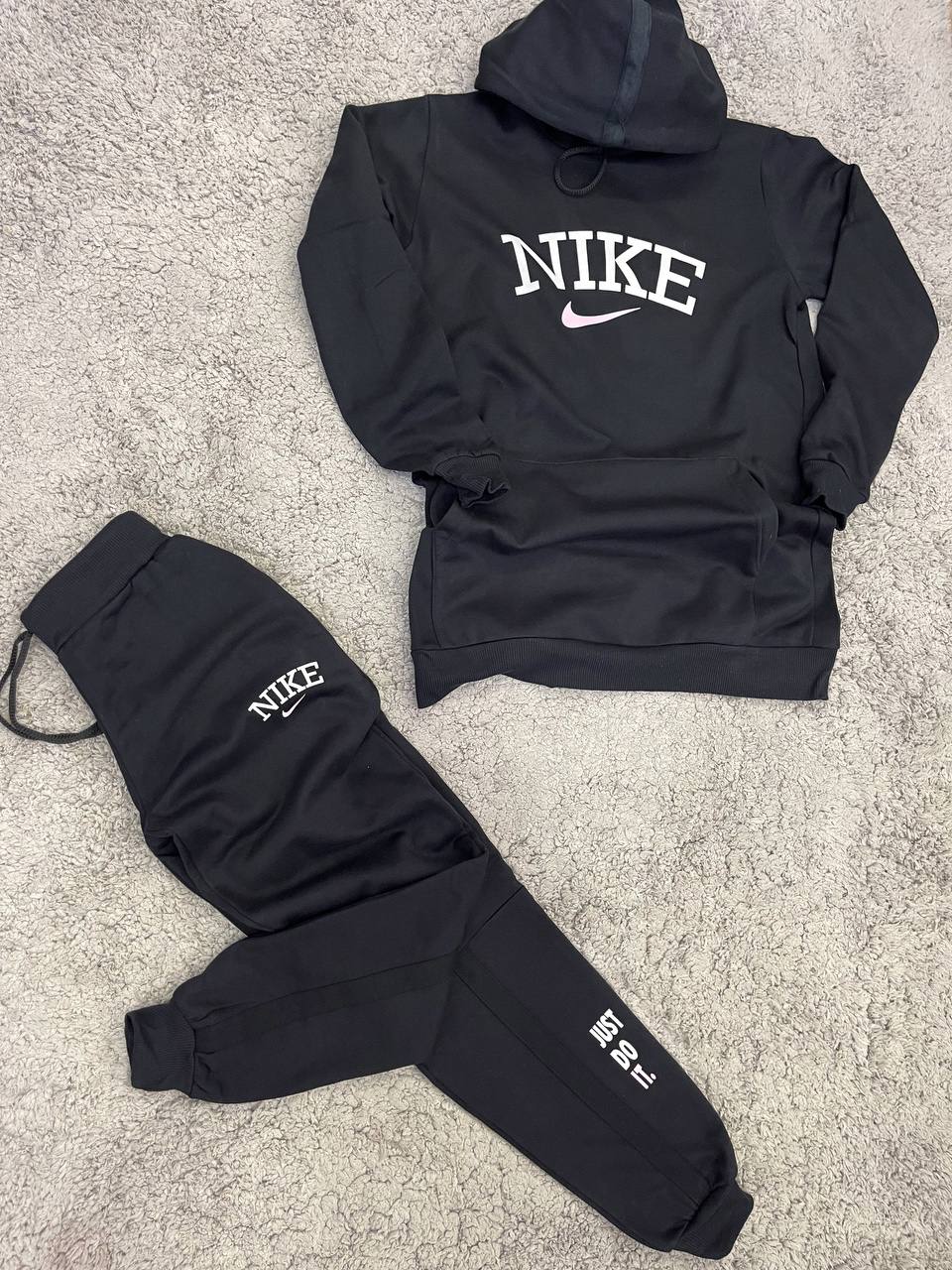 CHANDAL NIKE NEGRO LOGO BLANCO