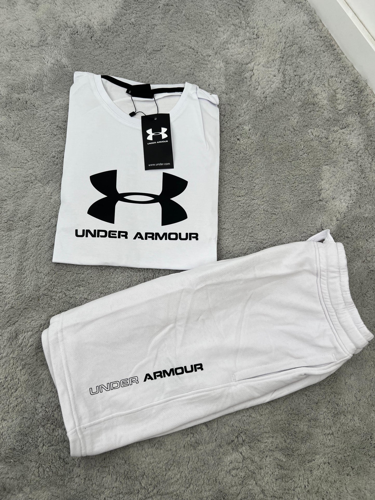 Conjunto Under Armour blanca logo negro