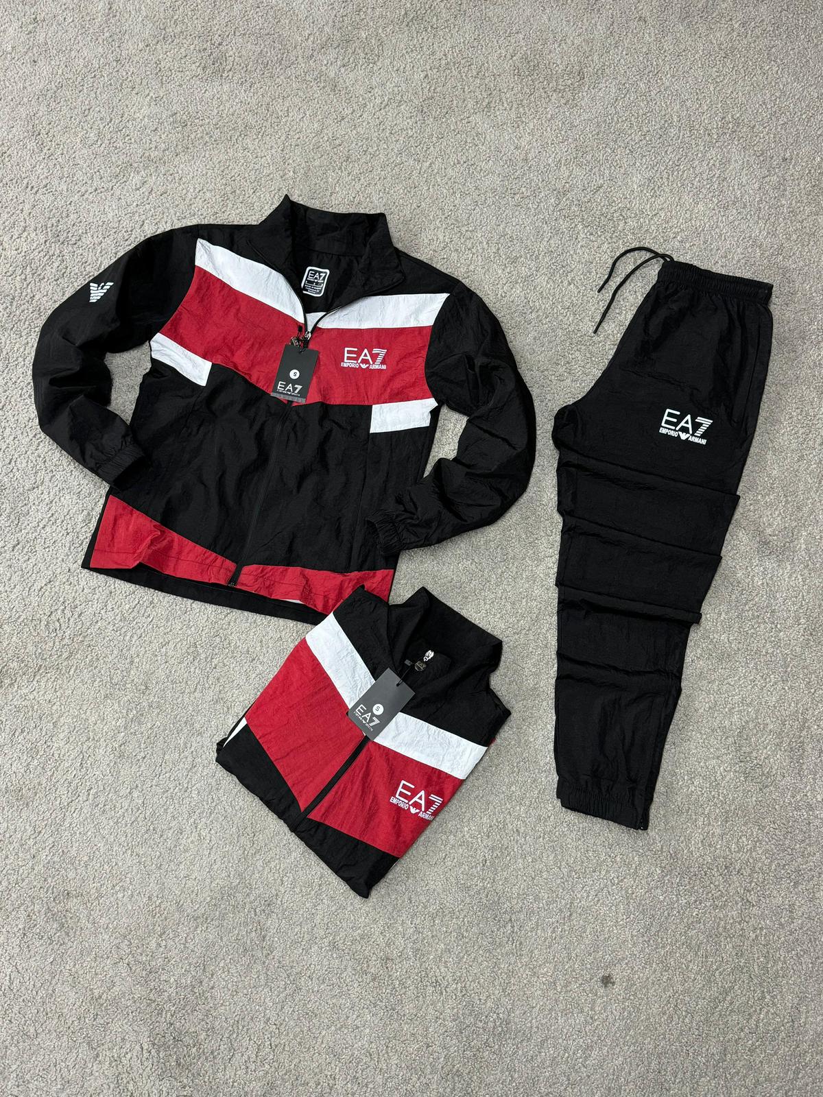 Chandal ARMANI negro y rojo detalles blancos