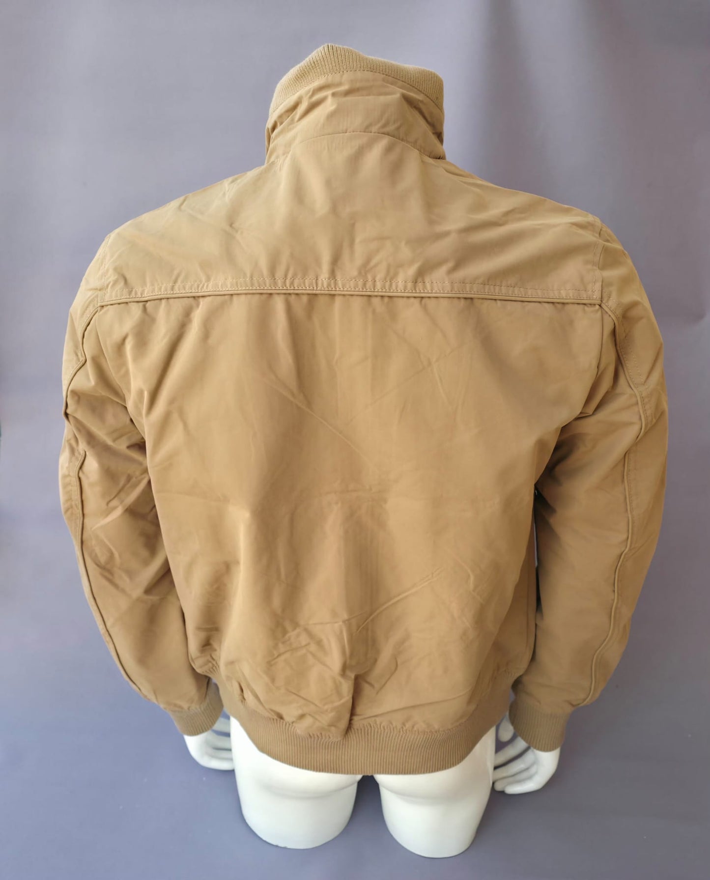 Chaqueta Ralph Lauren beige logo negro