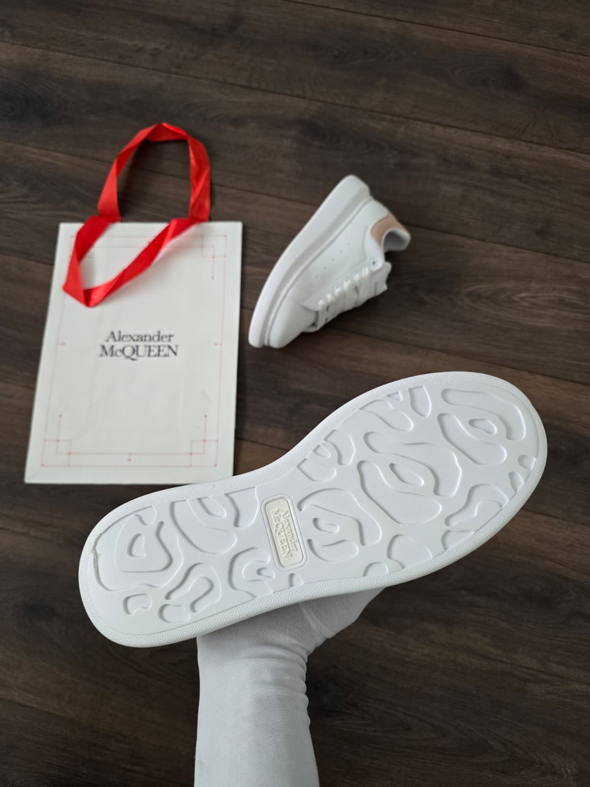 Alexander mcqueen blanca trasero rosa