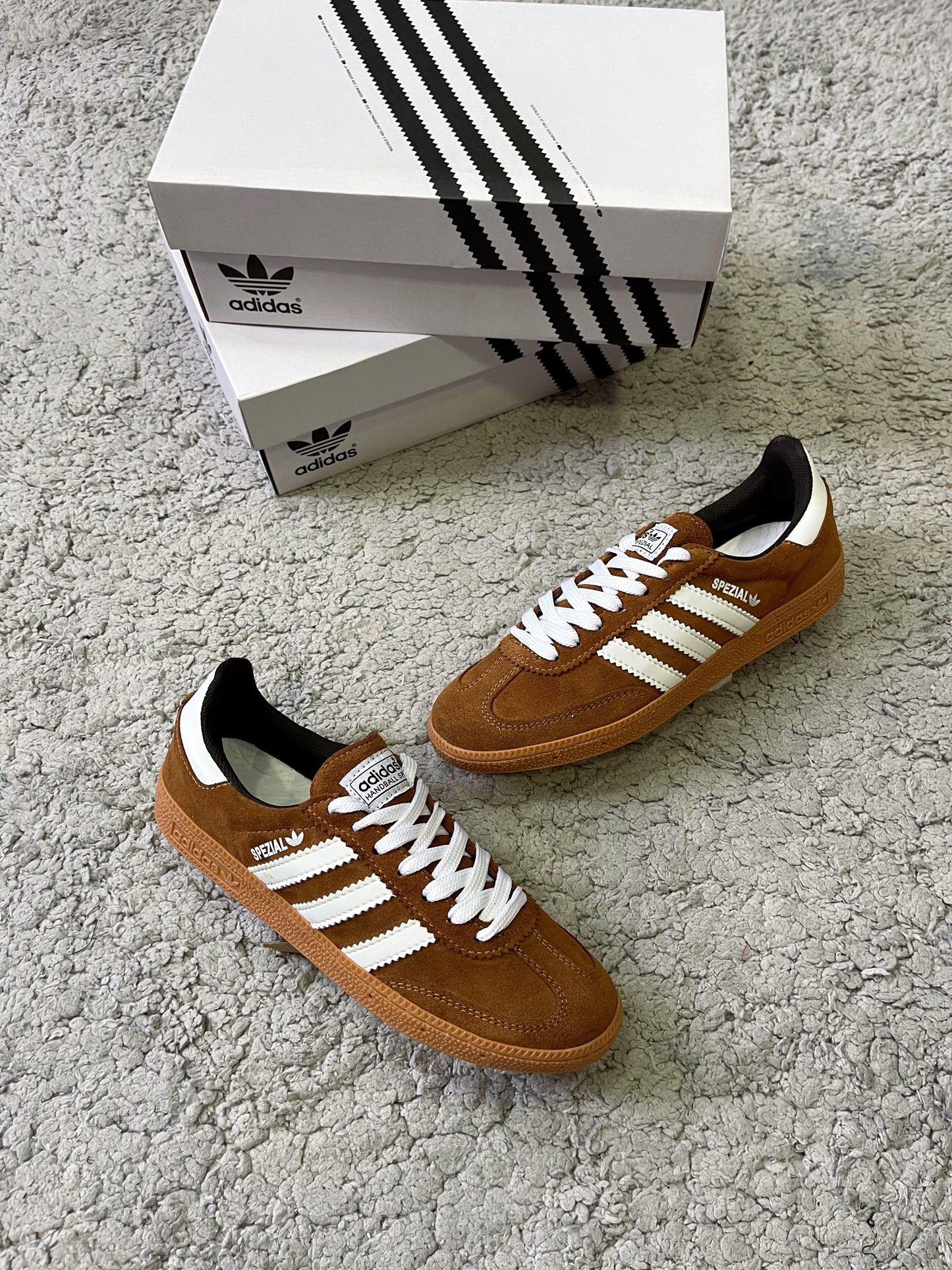 ADIDAS SPEZIAL marrones y blancas