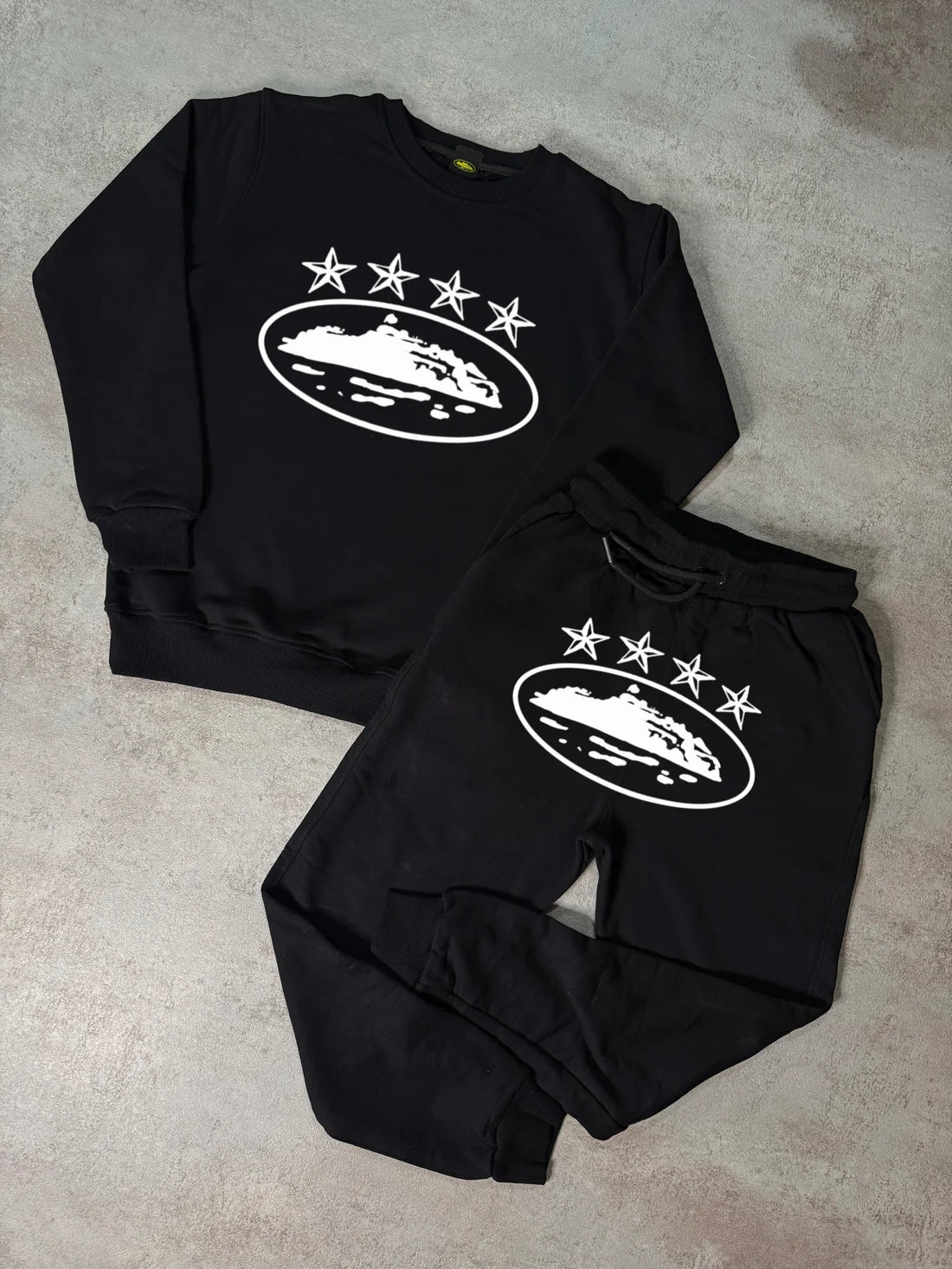 Chandal CORTEIZ negro logo blanco ovalado