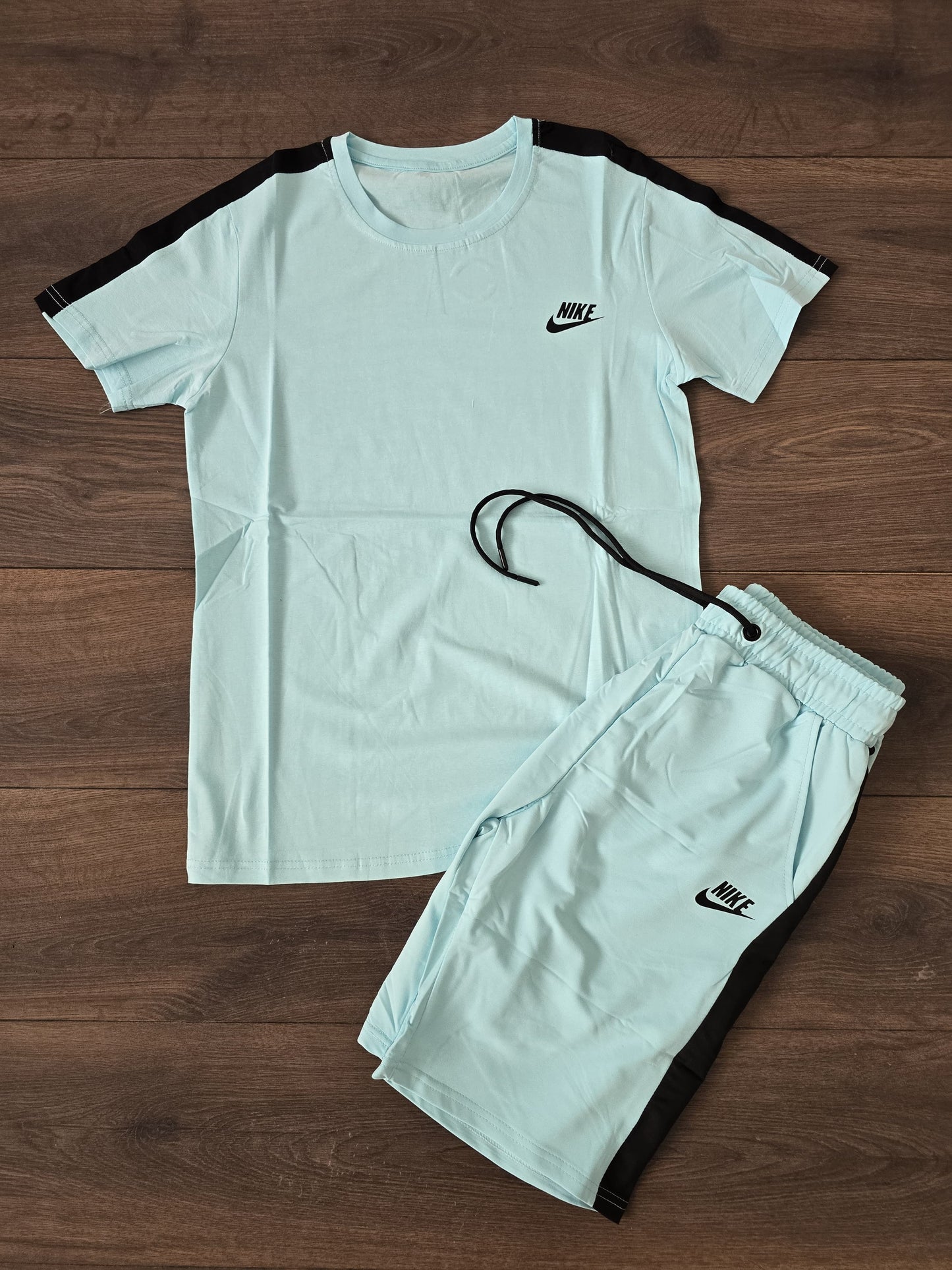 Conjunto nike verano azul laterales negros